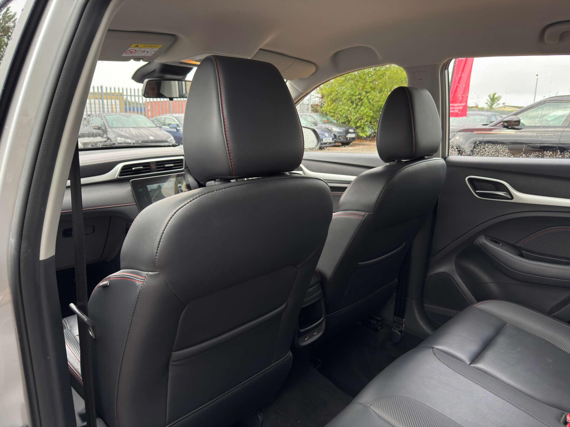 MG ZS view 30