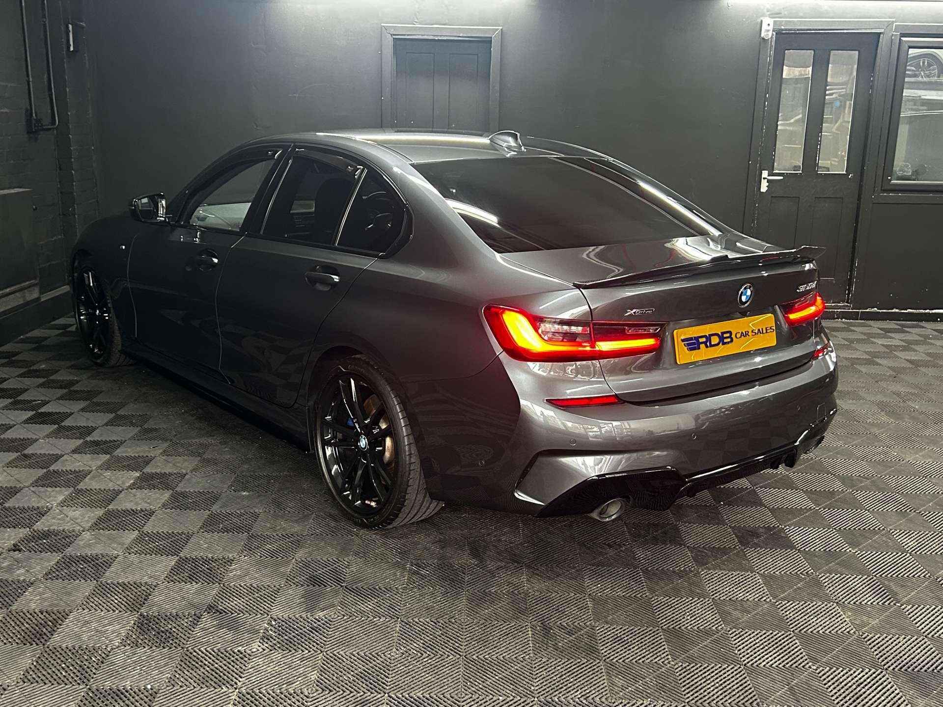 BMW 3 Series view 29