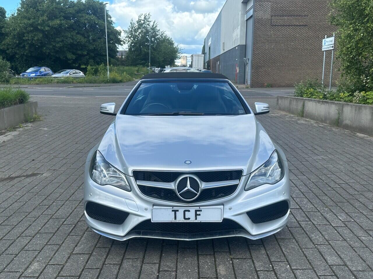 Mercedes-Benz E-Class view 4