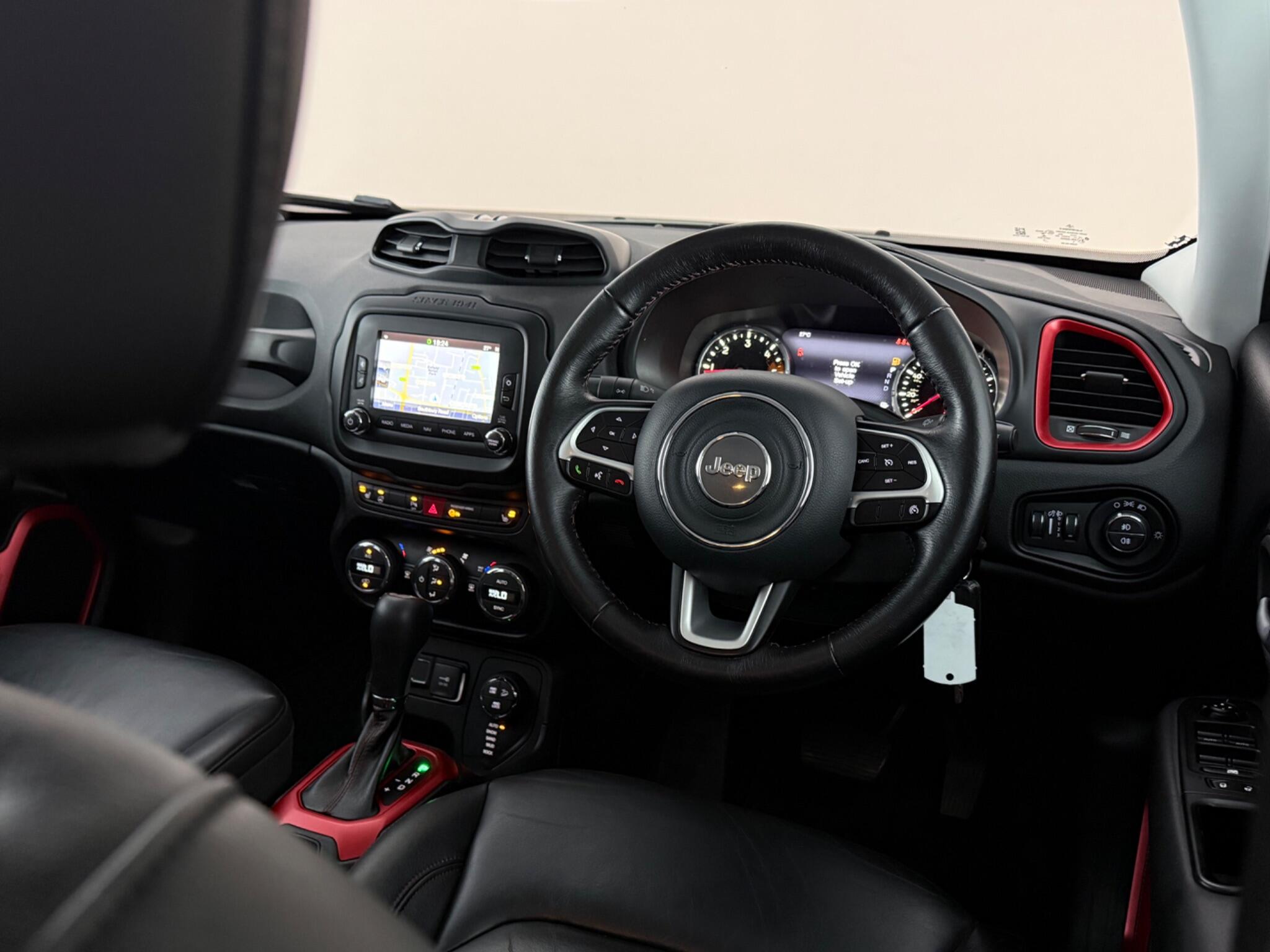 Jeep Renegade view 13