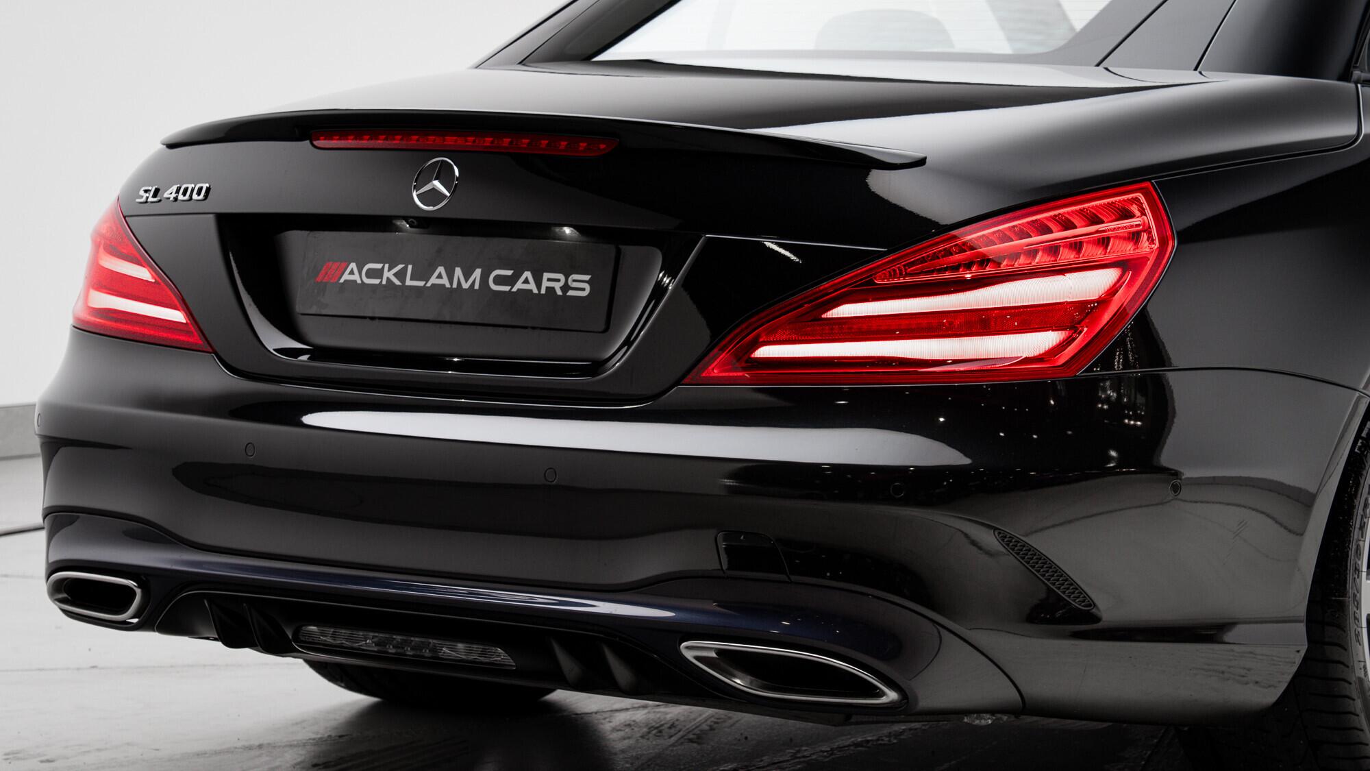 Mercedes-Benz SL view 10