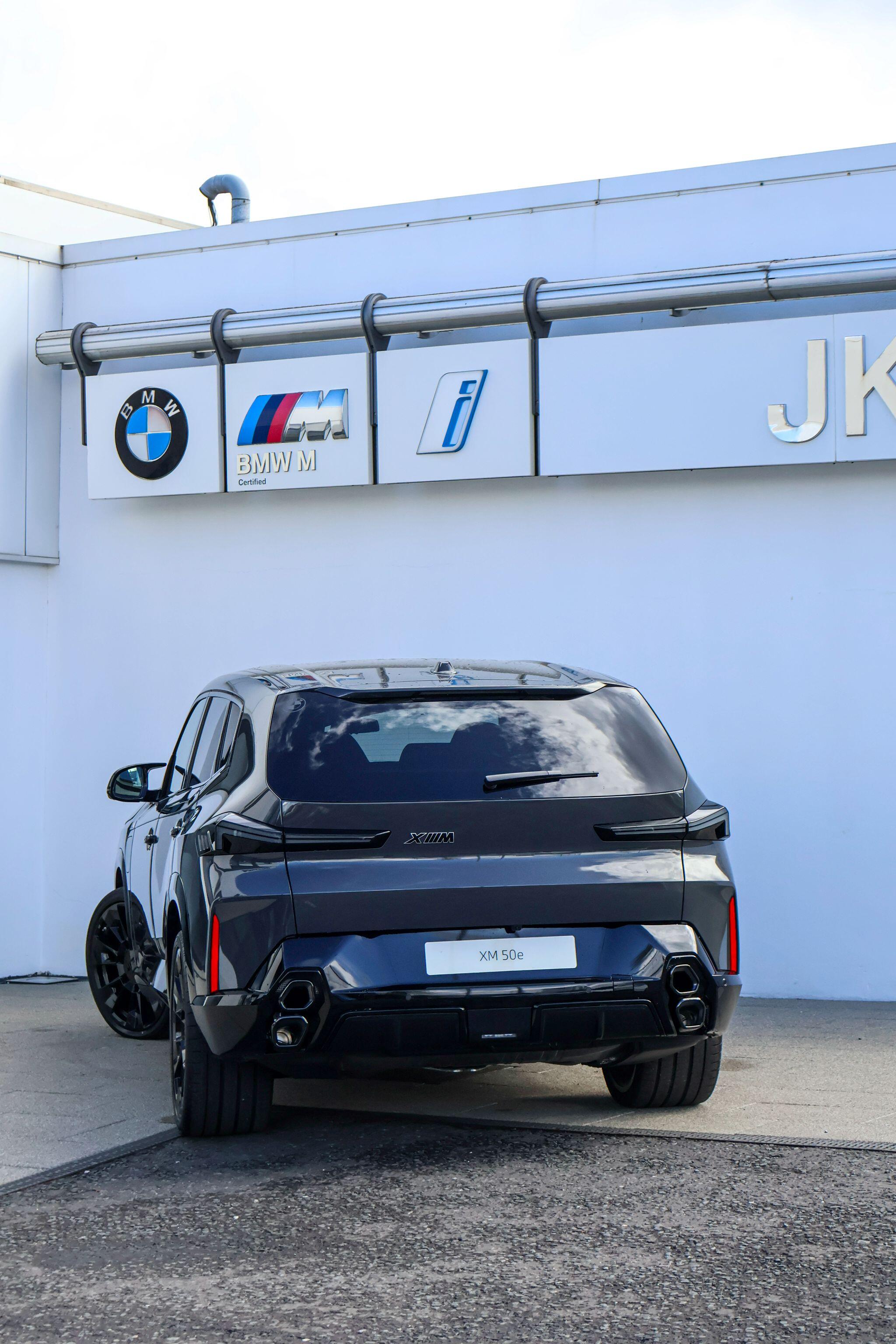 BMW XM view 30