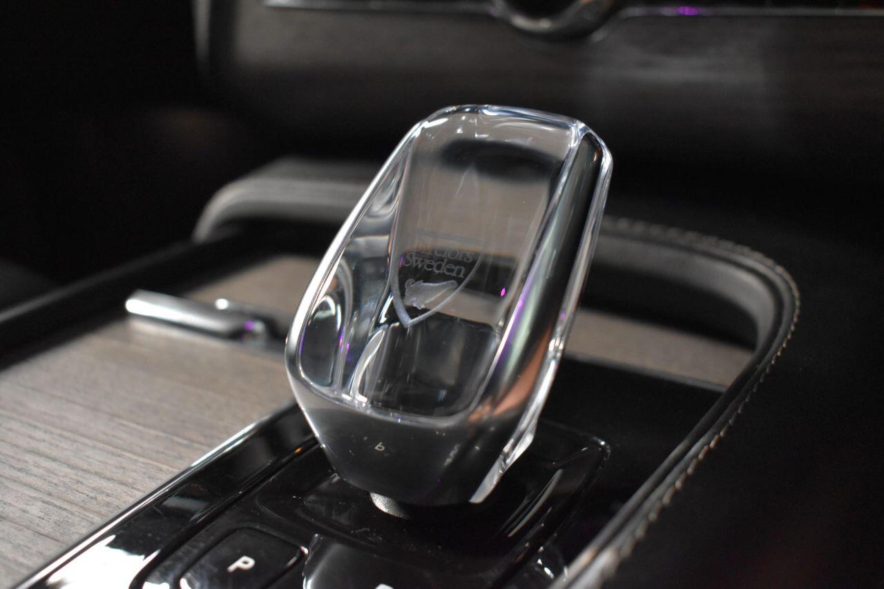 Volvo XC90 view 2