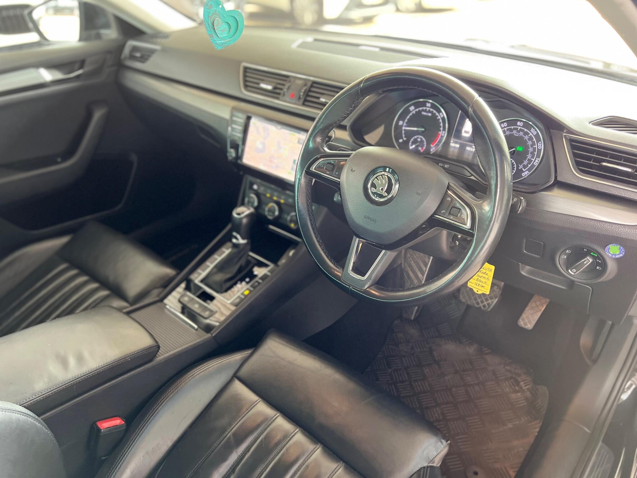 Skoda Superb view 4