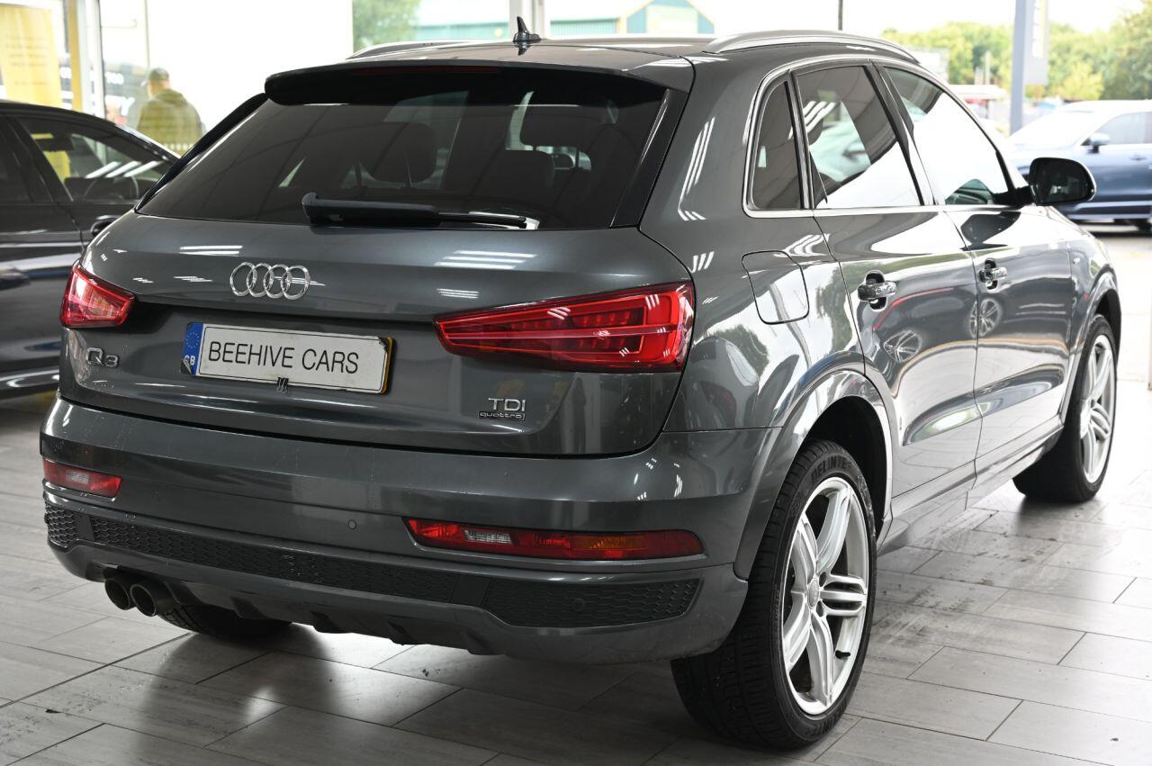 Audi Q3 view 10