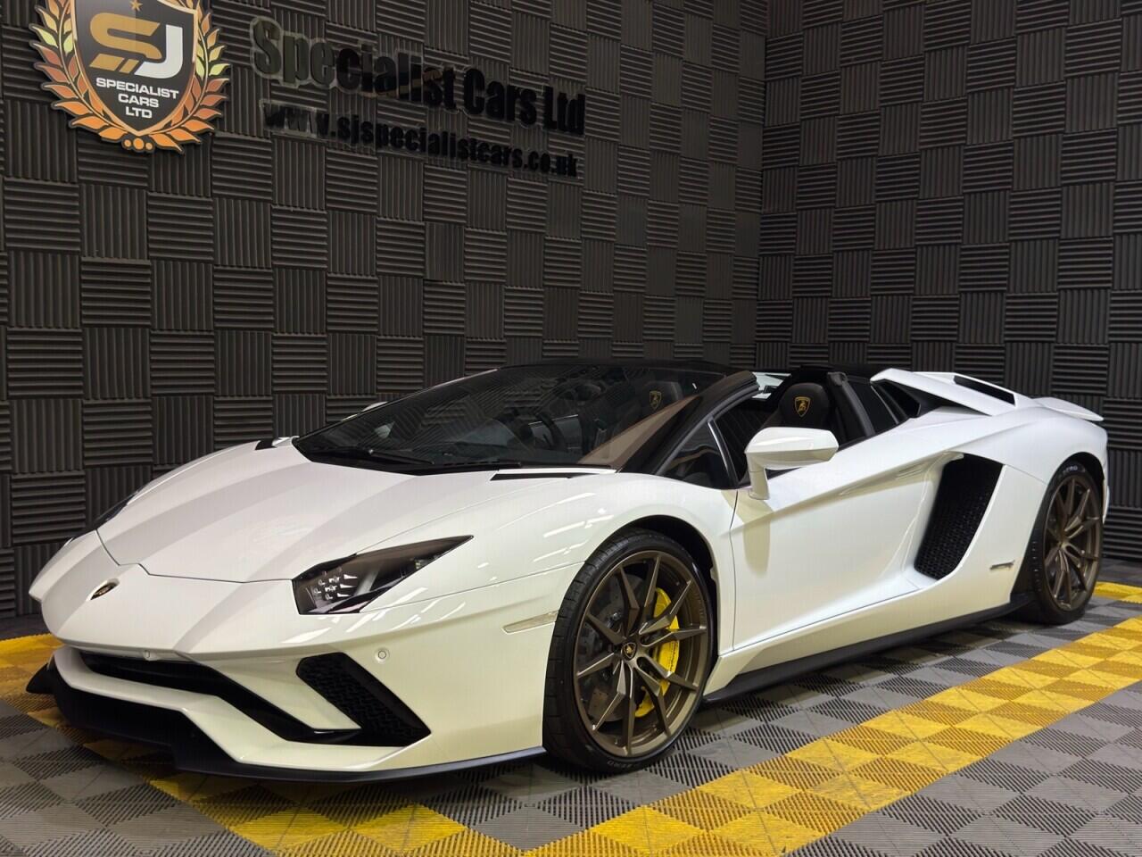 Lamborghini Aventador view 22