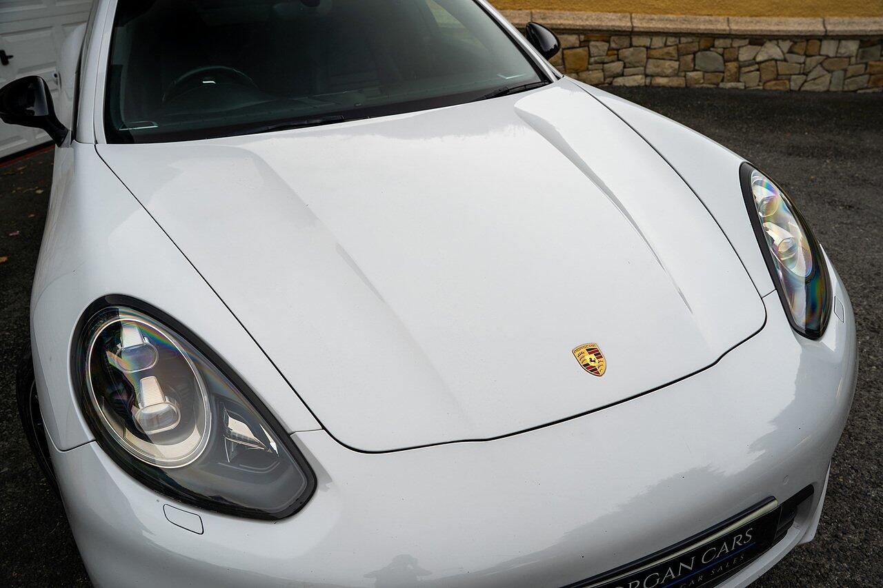 Porsche Panamera view 26