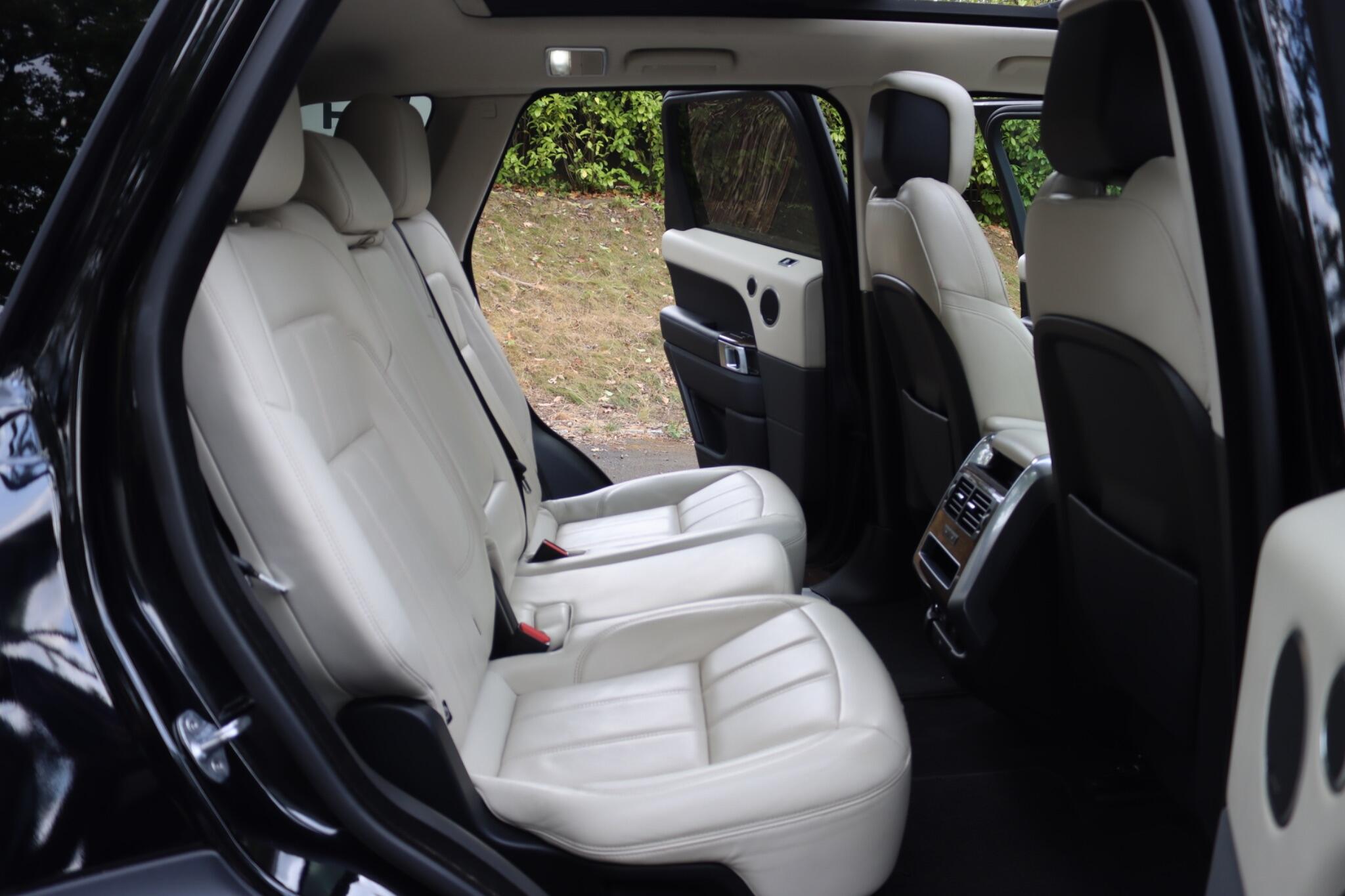 Land Rover Range Rover Sport view 12
