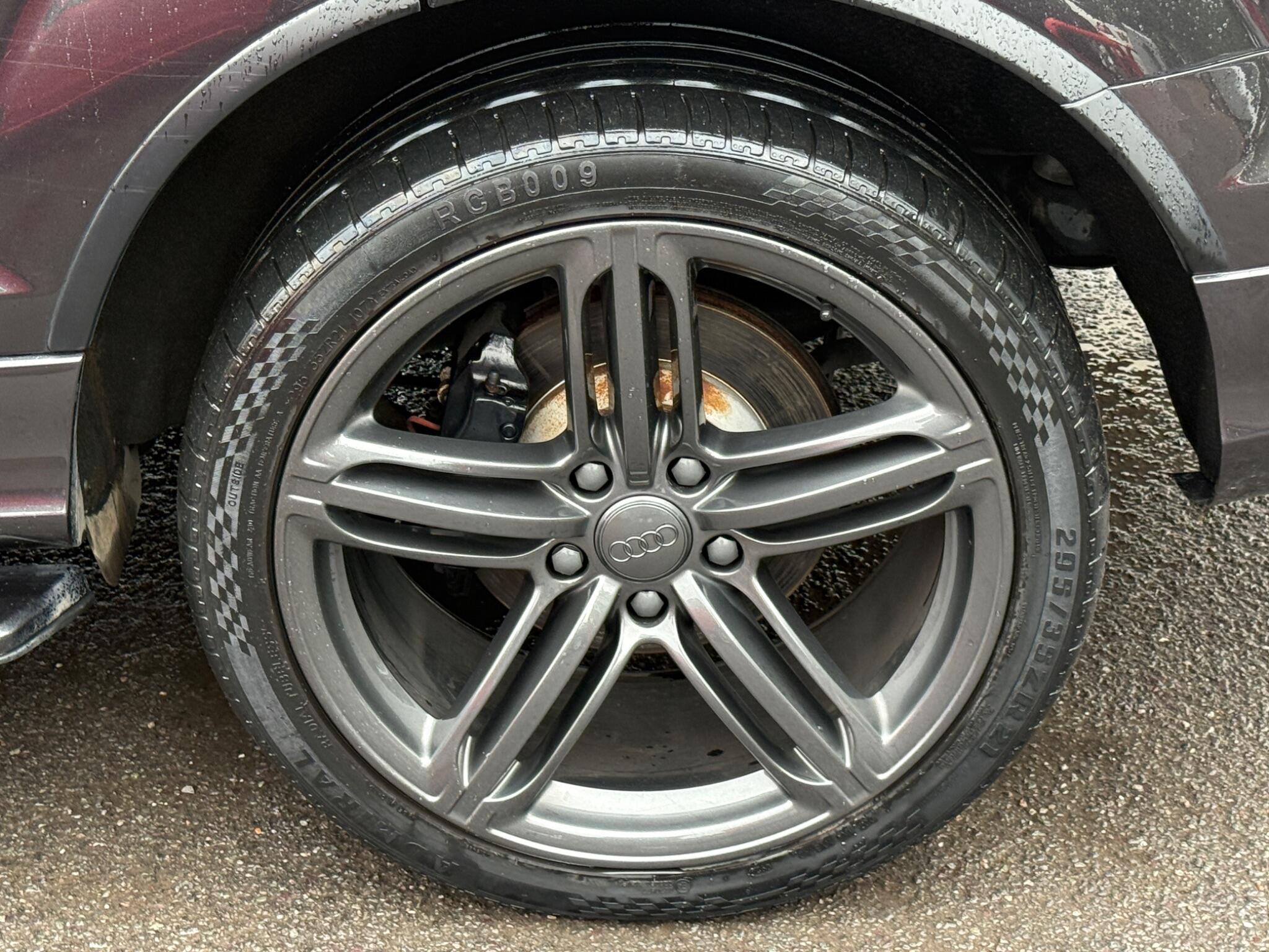 Audi Q7 - Image 29