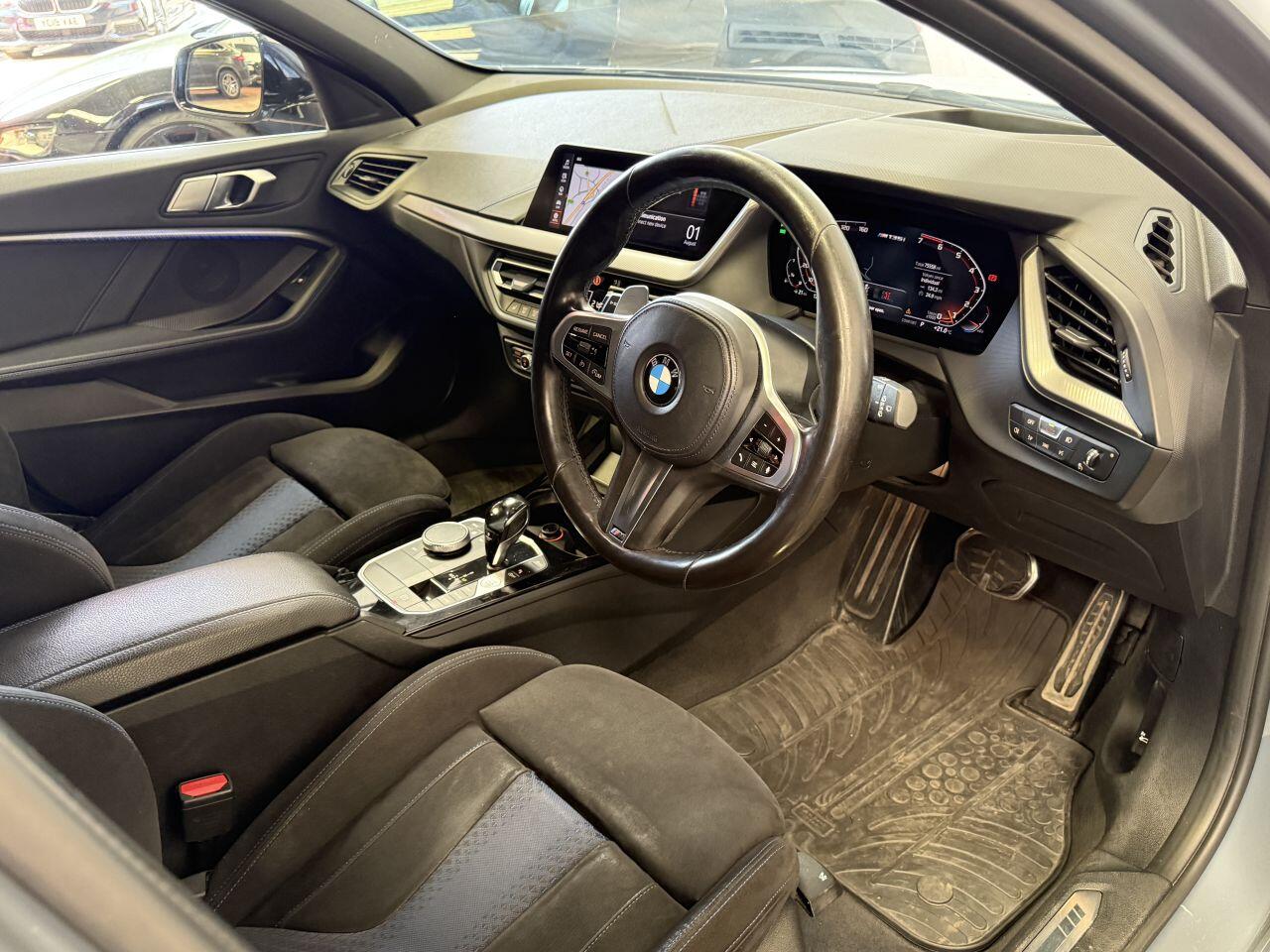 BMW 1 Series view 32