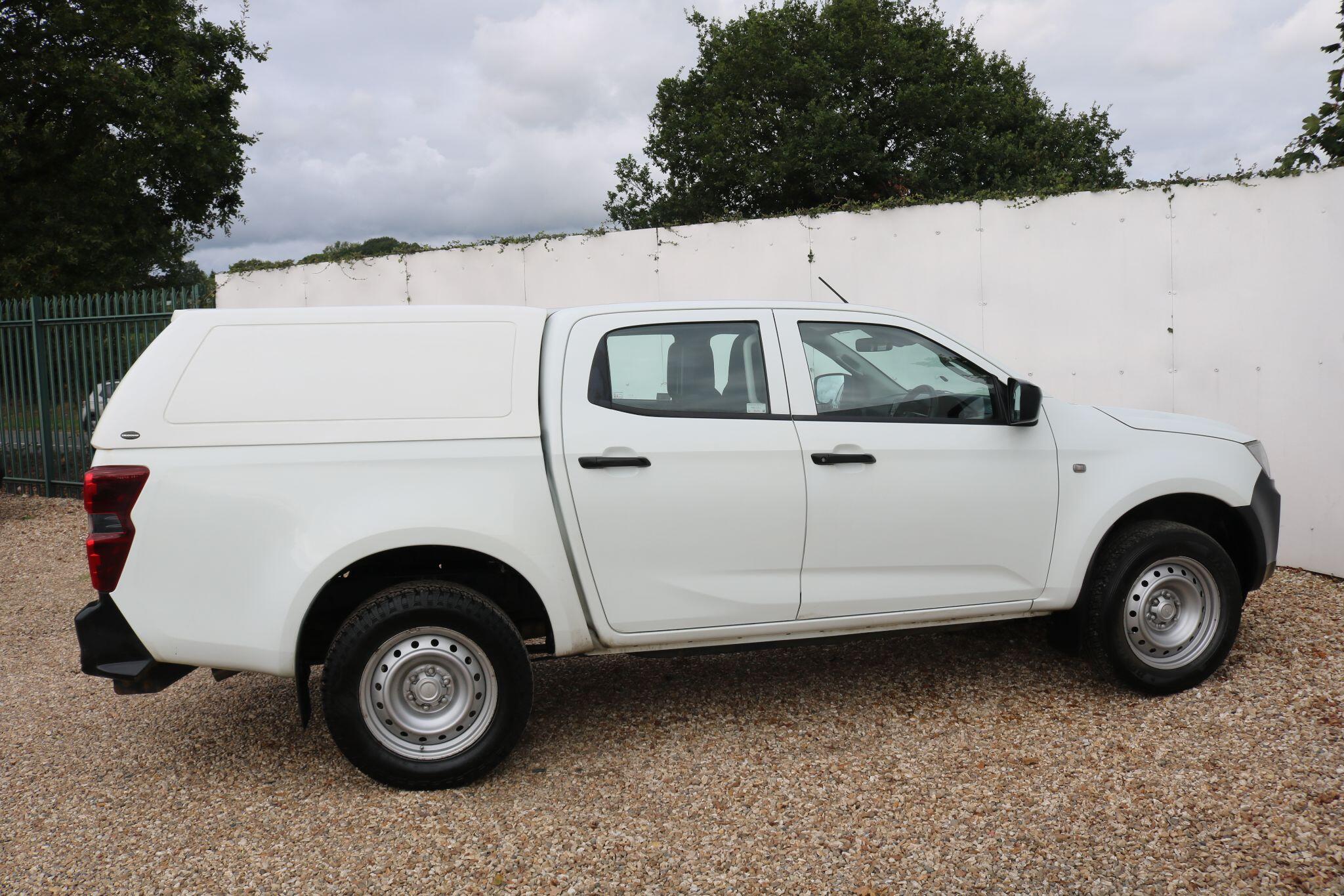 Isuzu D-Max view 5