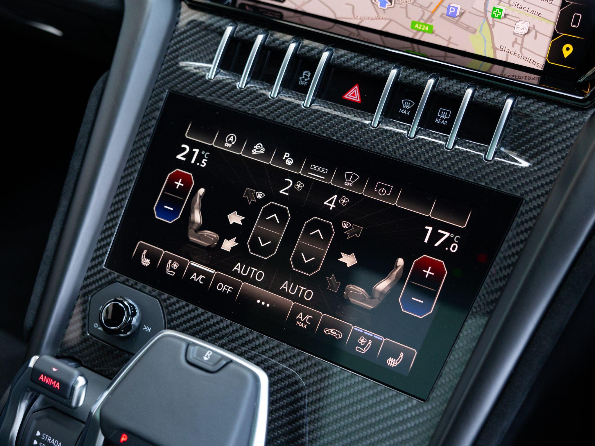 Lamborghini Urus view 36