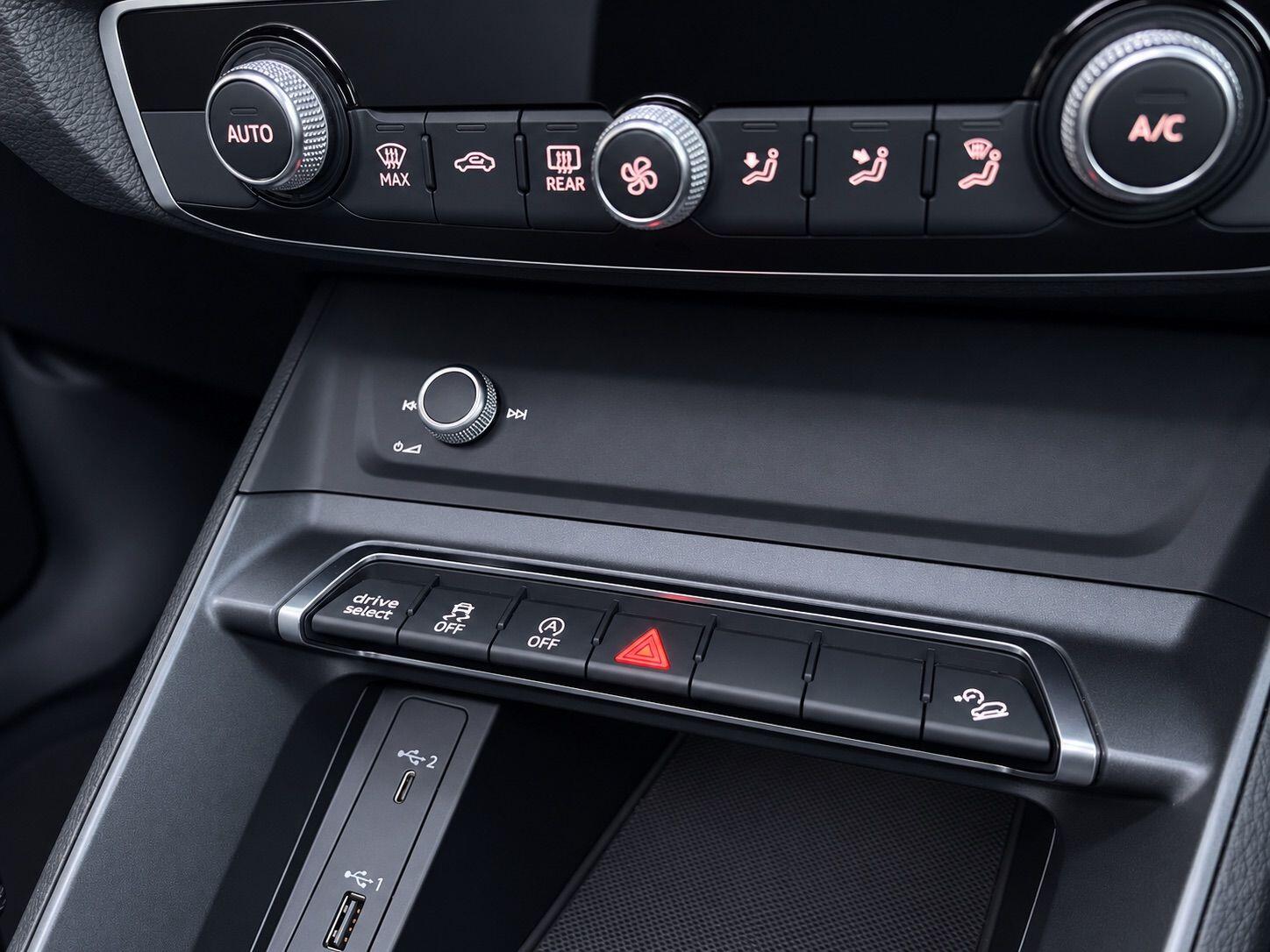 Audi Q3 view 24