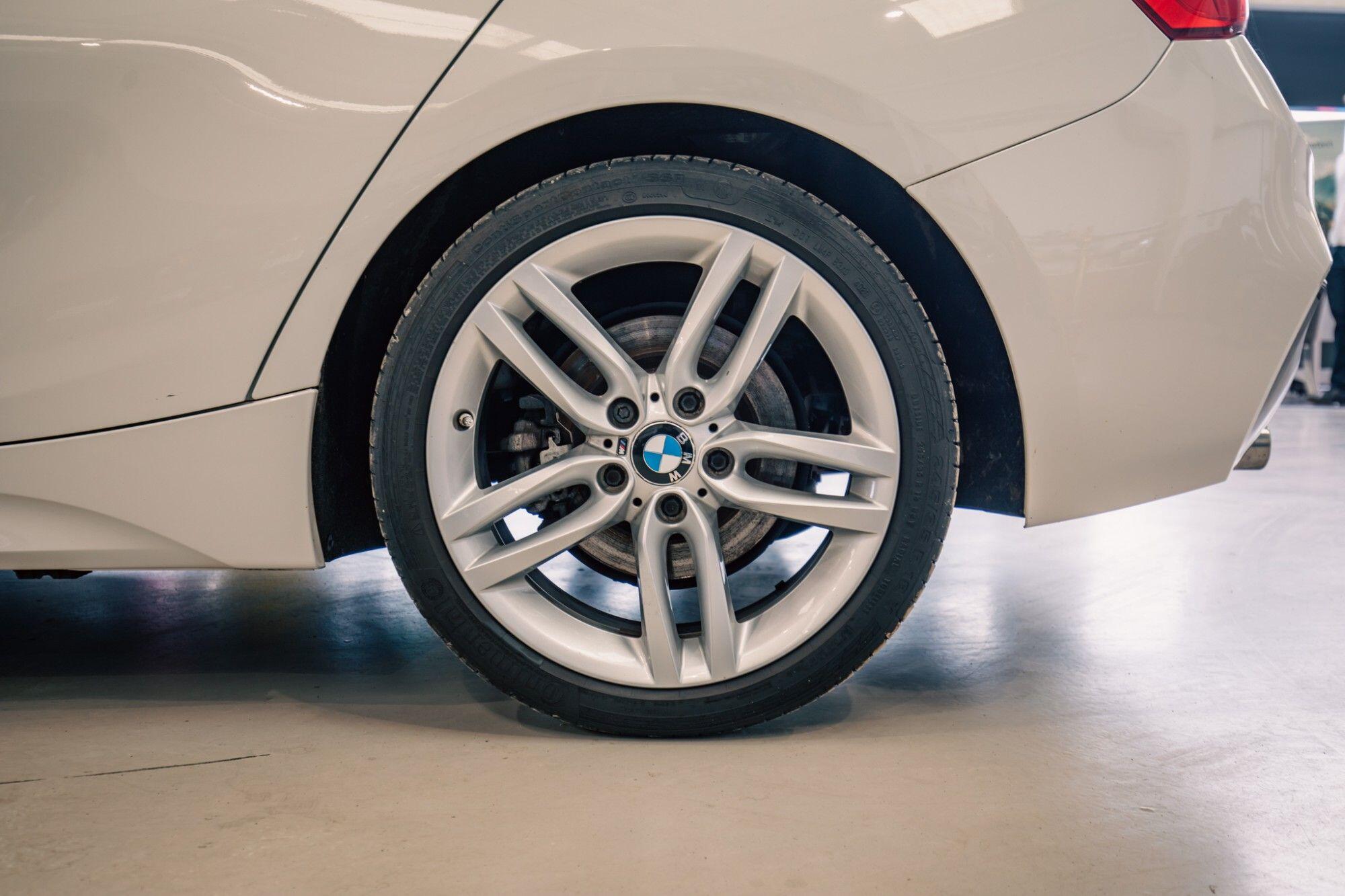BMW 1 Series view 6