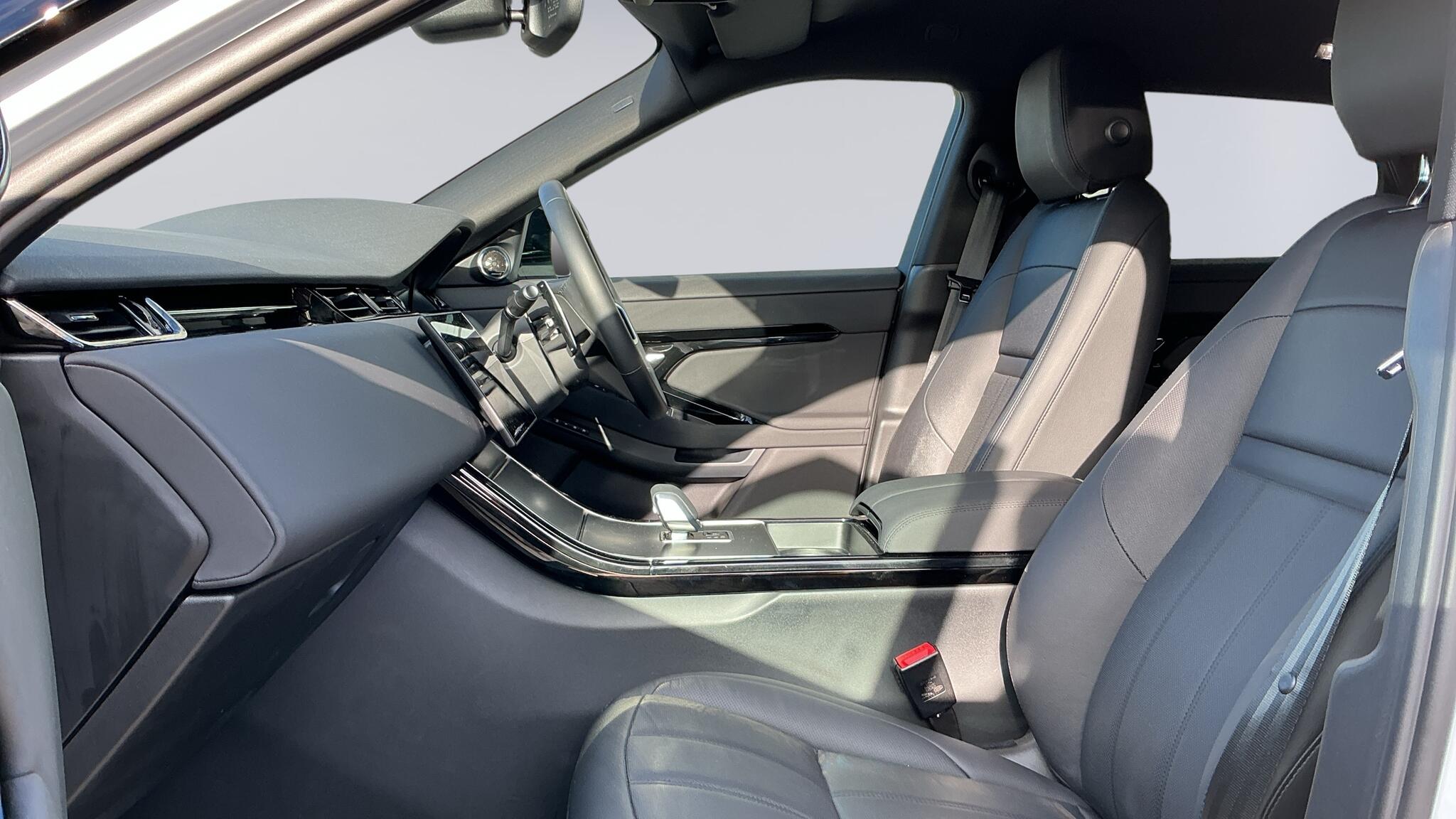 Land Rover Range Rover Evoque view 3