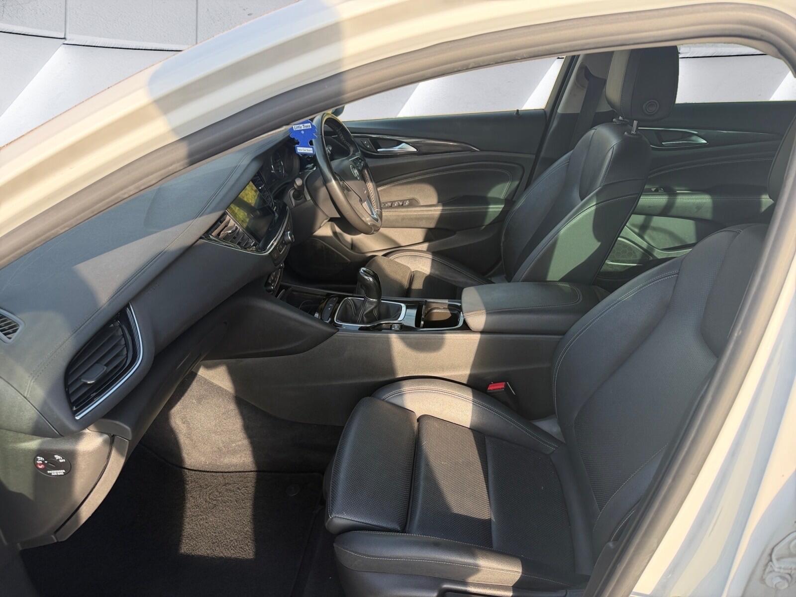 Vauxhall Insignia view 14