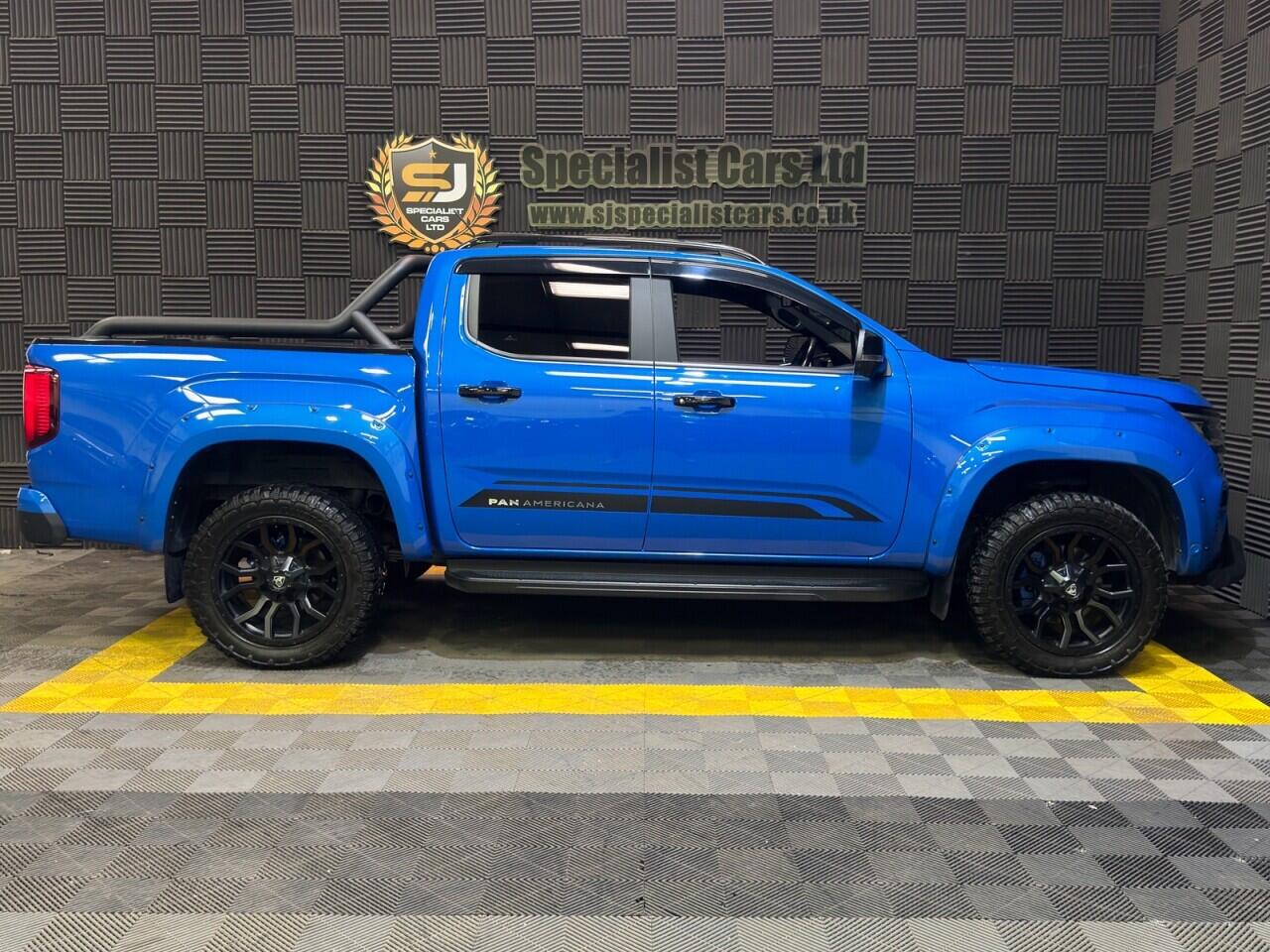 Volkswagen Amarok view 9