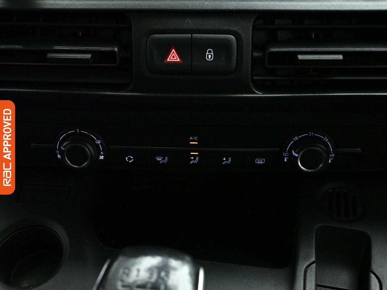 Vauxhall Combo Life view 18
