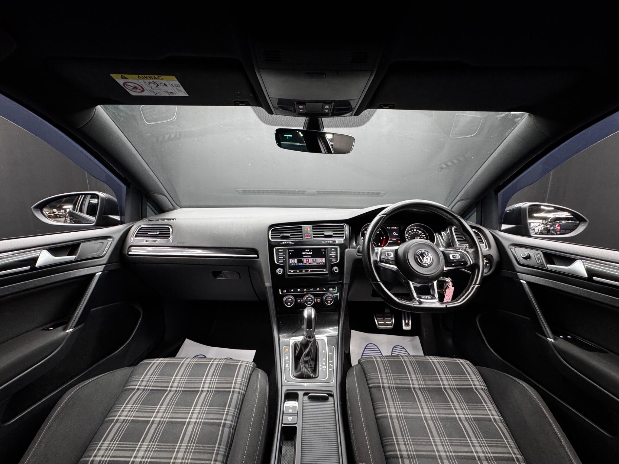 Volkswagen Golf view 16