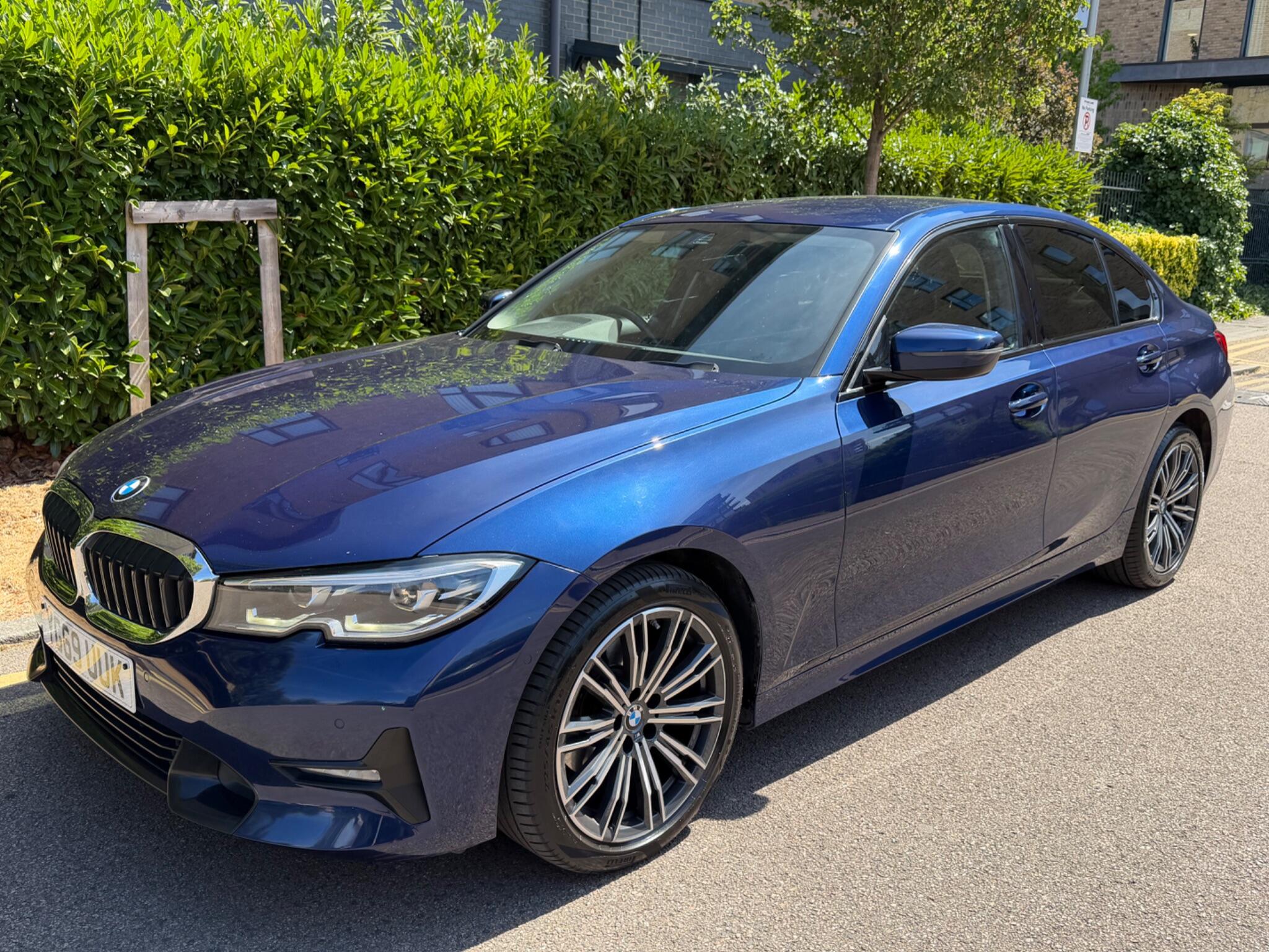 BMW 3 Series view 6