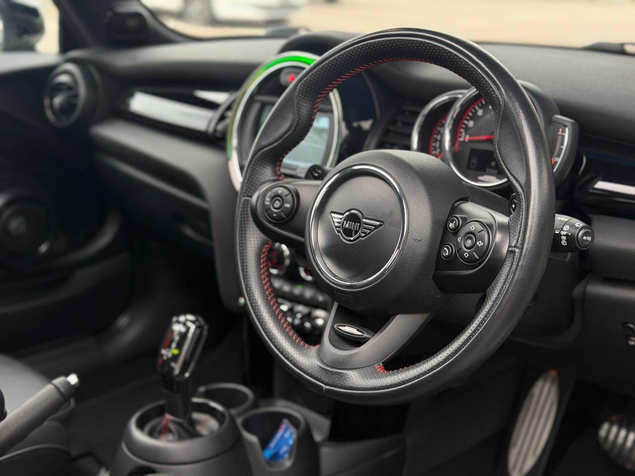 Mini Cooper view 9