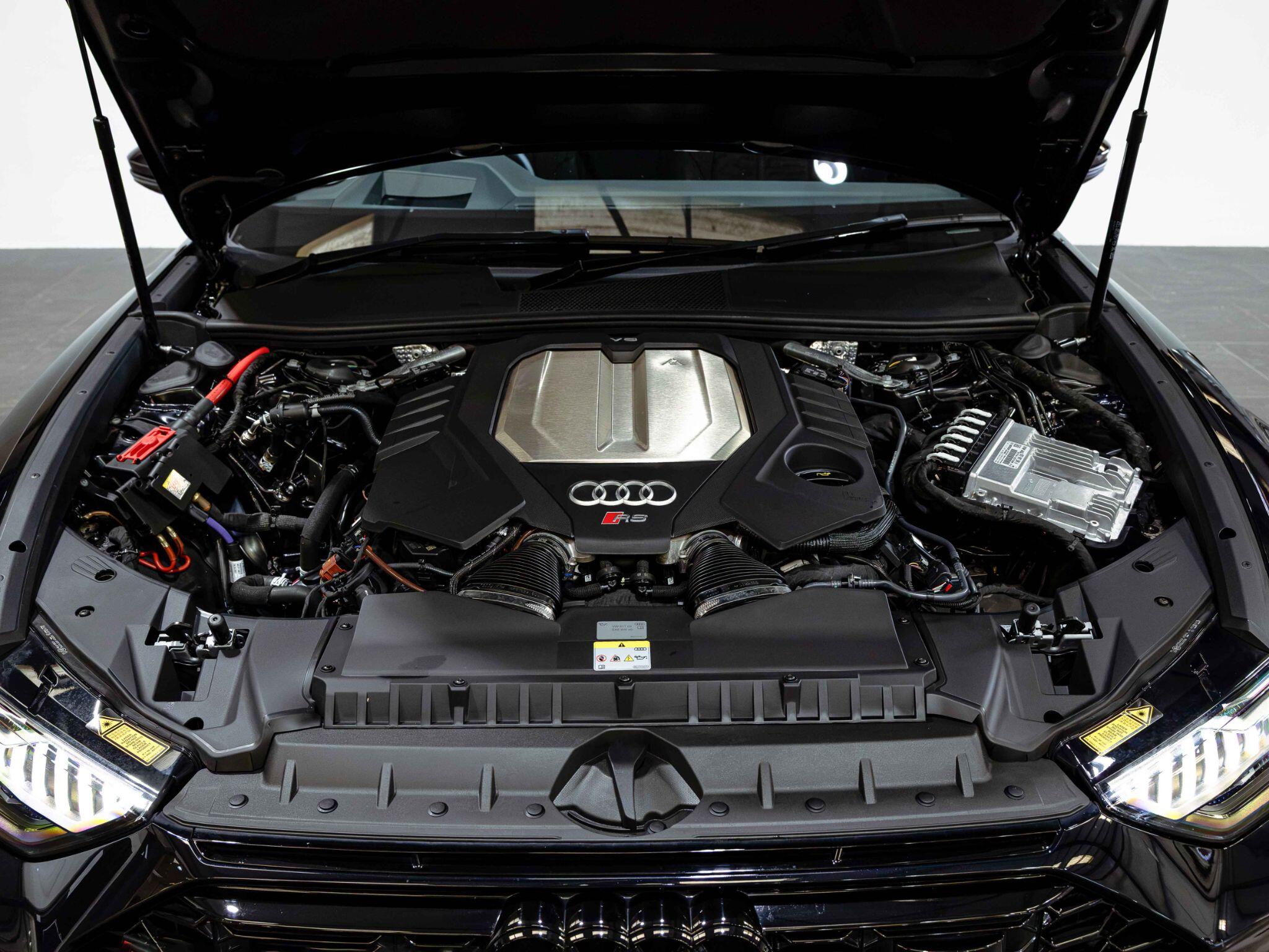 Audi RS6 Avant view 15