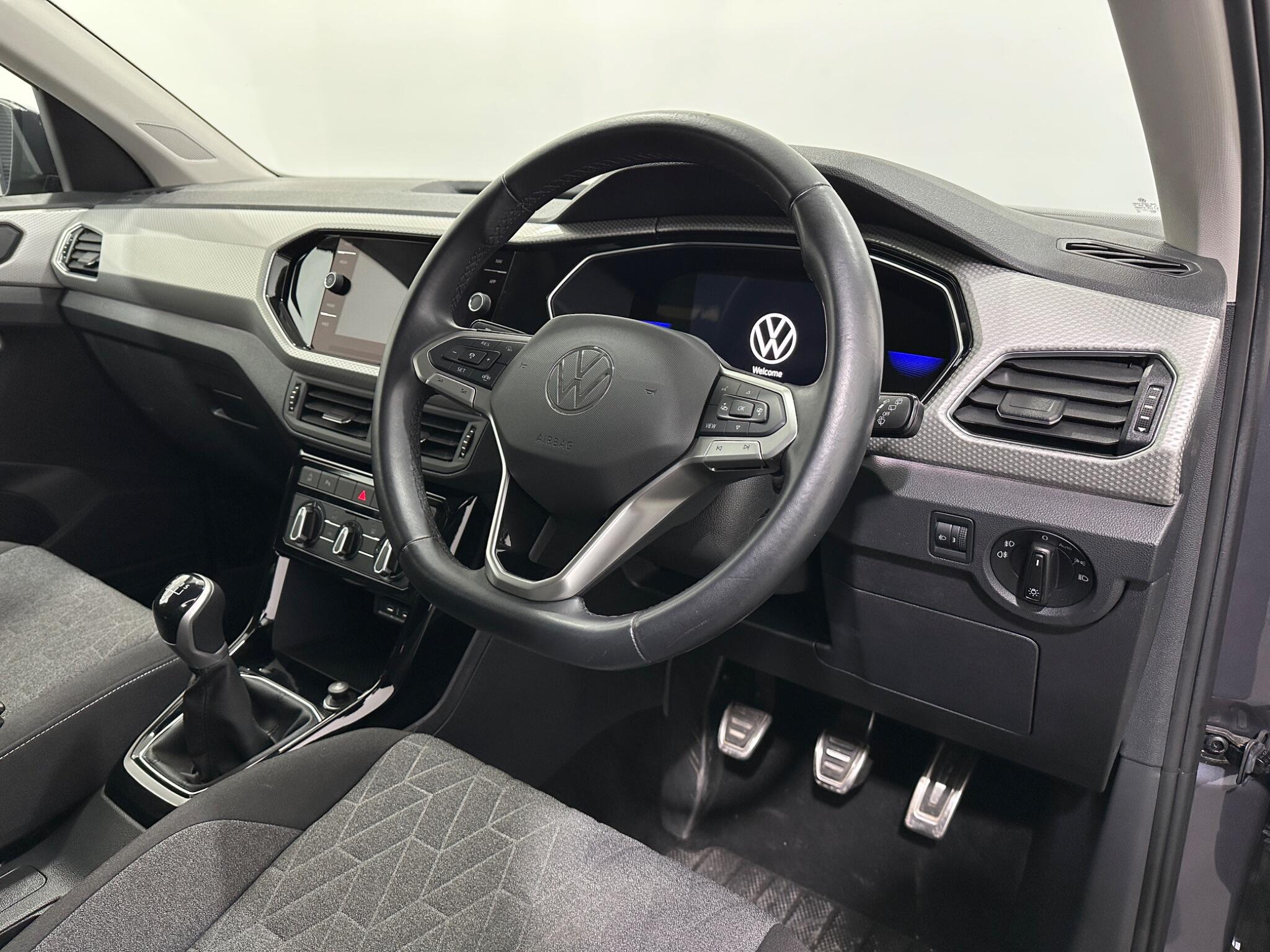 Volkswagen T-Cross view 11