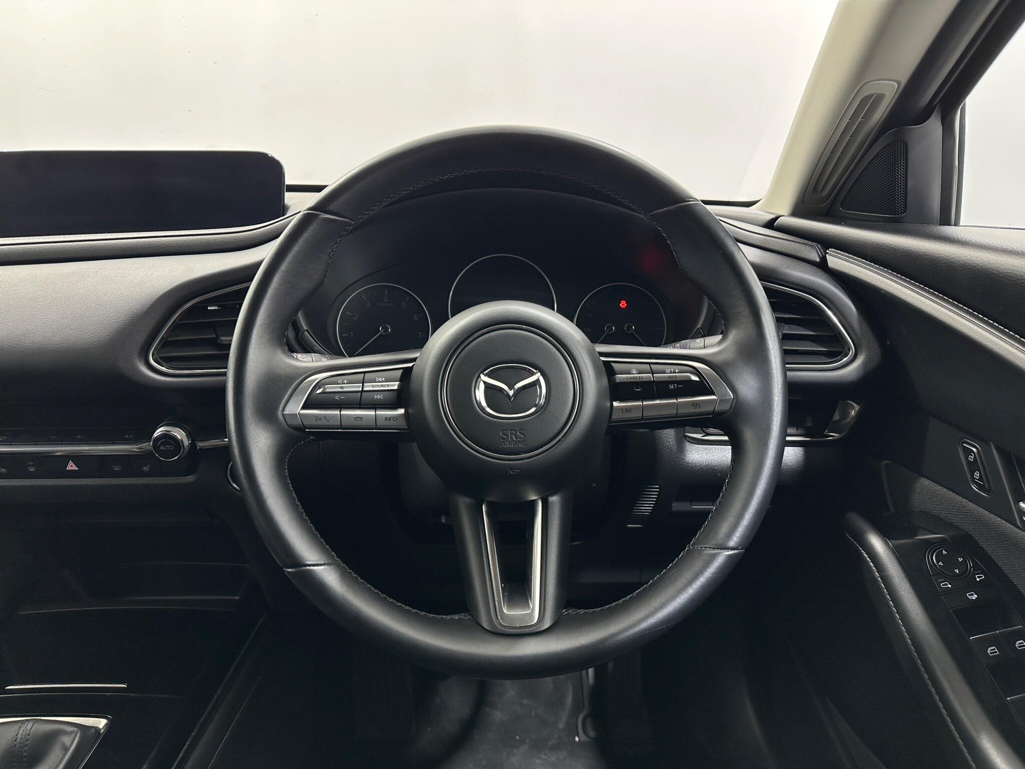 Mazda CX-30 view 13