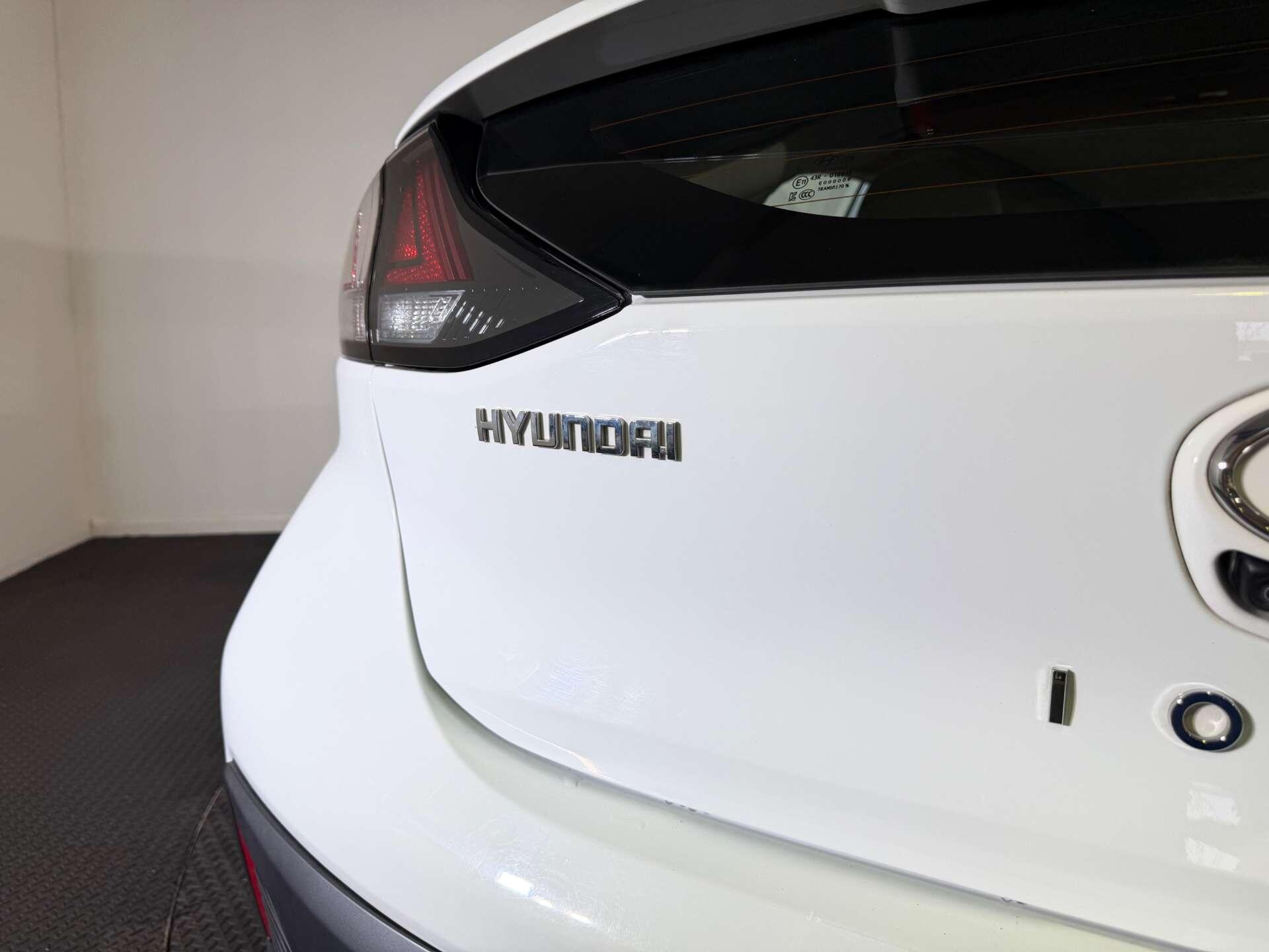 Hyundai Ioniq view 10