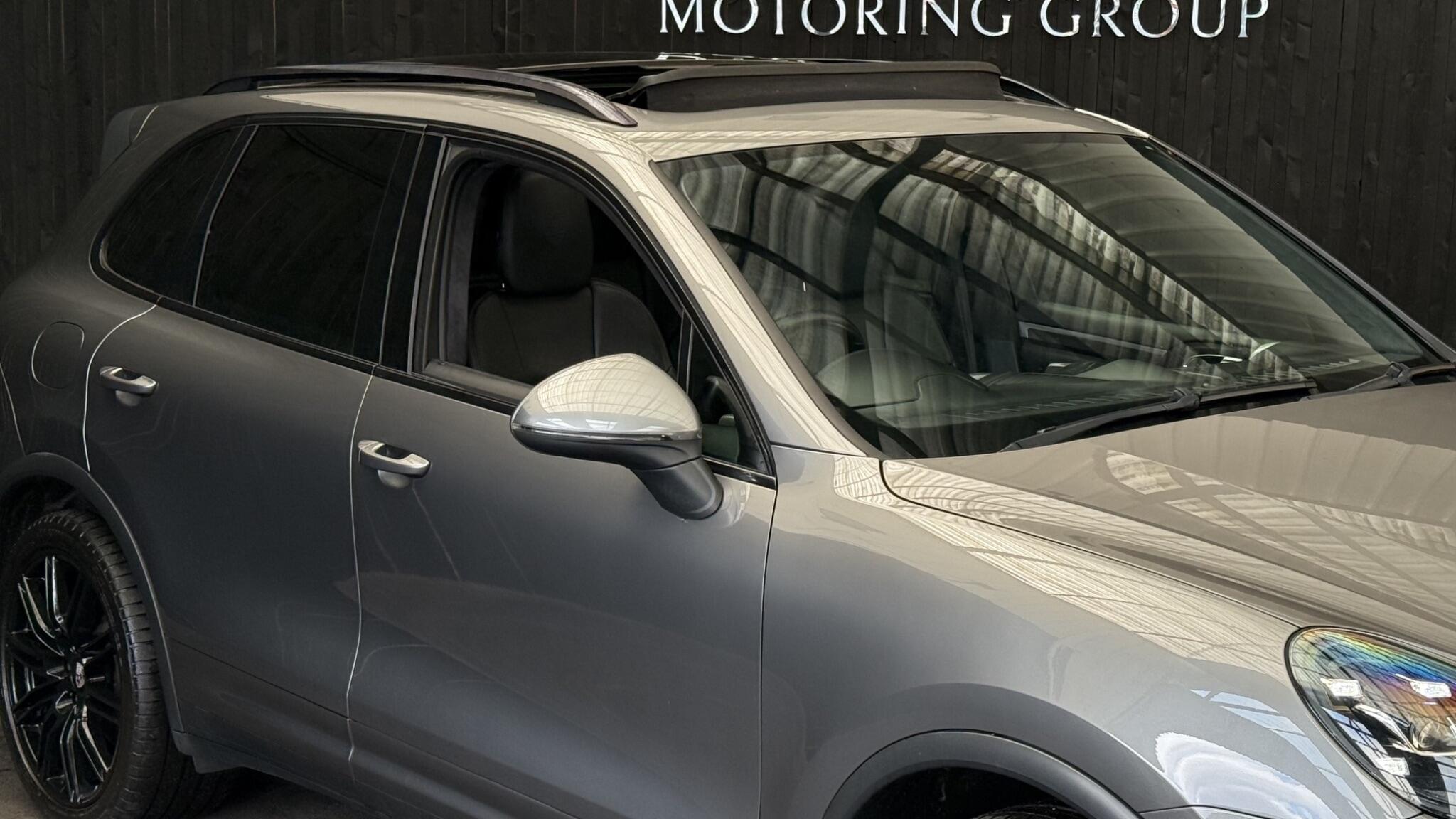 Porsche Cayenne view 38