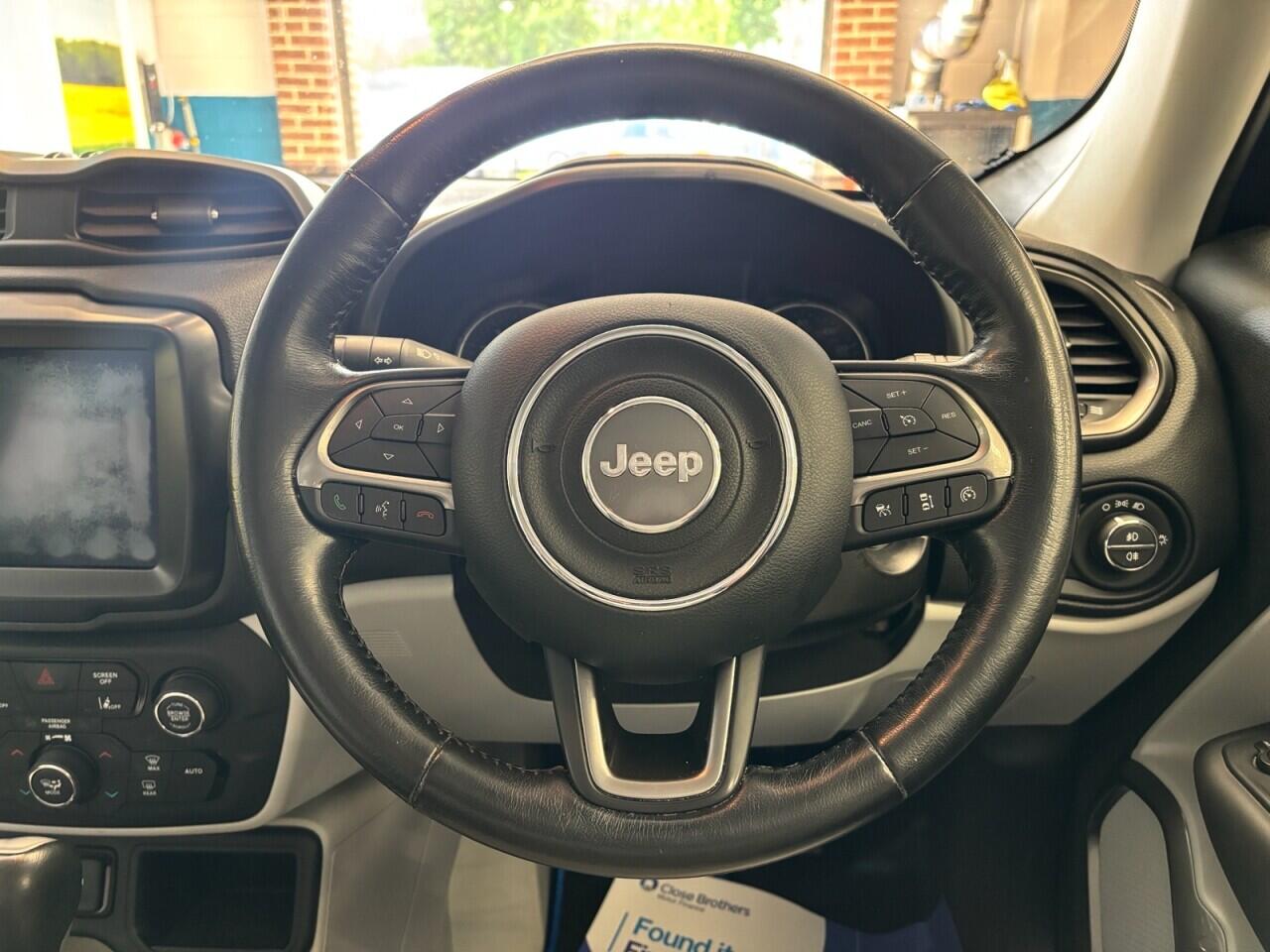 Jeep Renegade view 16