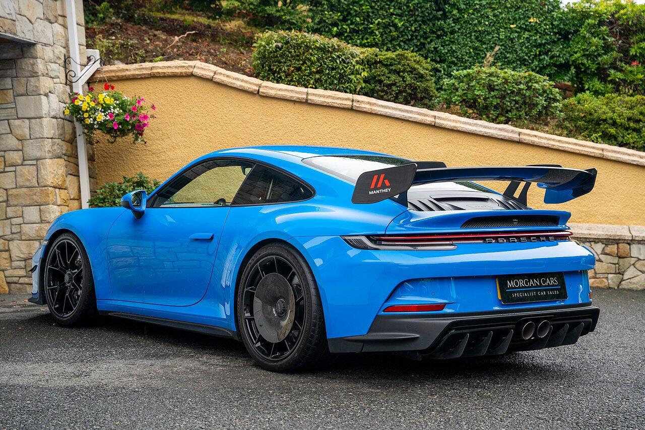 Porsche 911 view 9