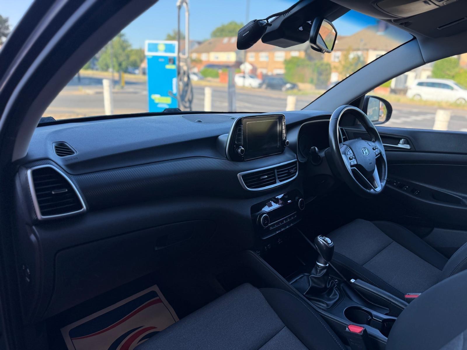 Hyundai Tucson view 50