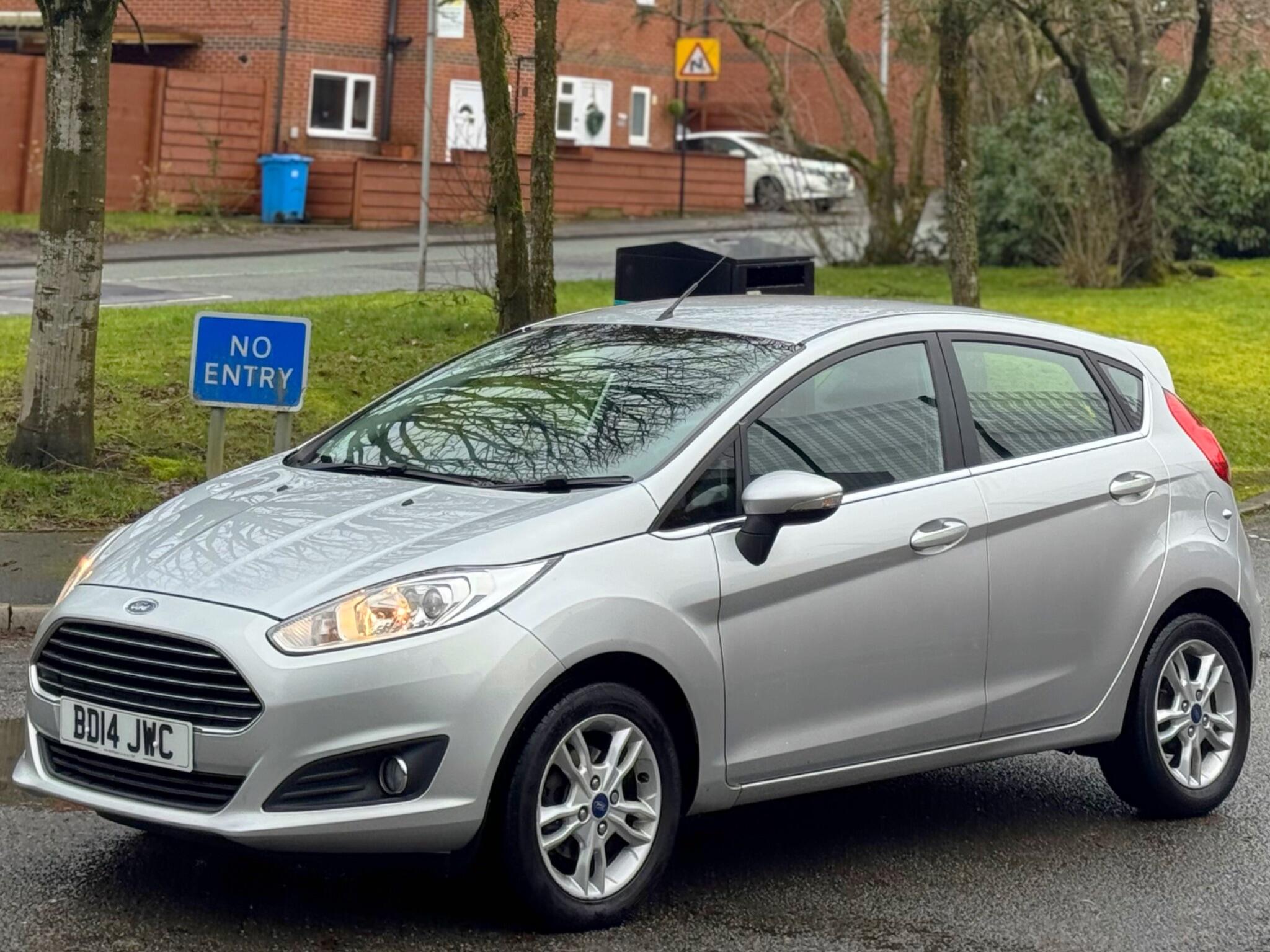 2014 Ford Fiesta 1.5 TDCi Zetec Euro 5 5dr image 21
