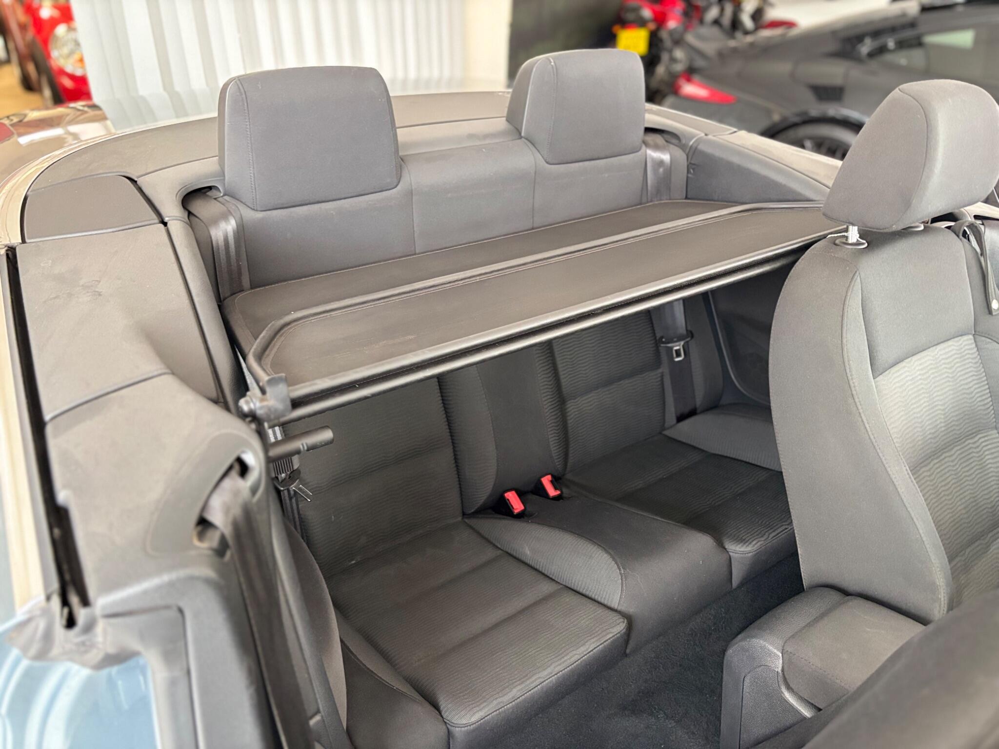 Volkswagen Eos view 16