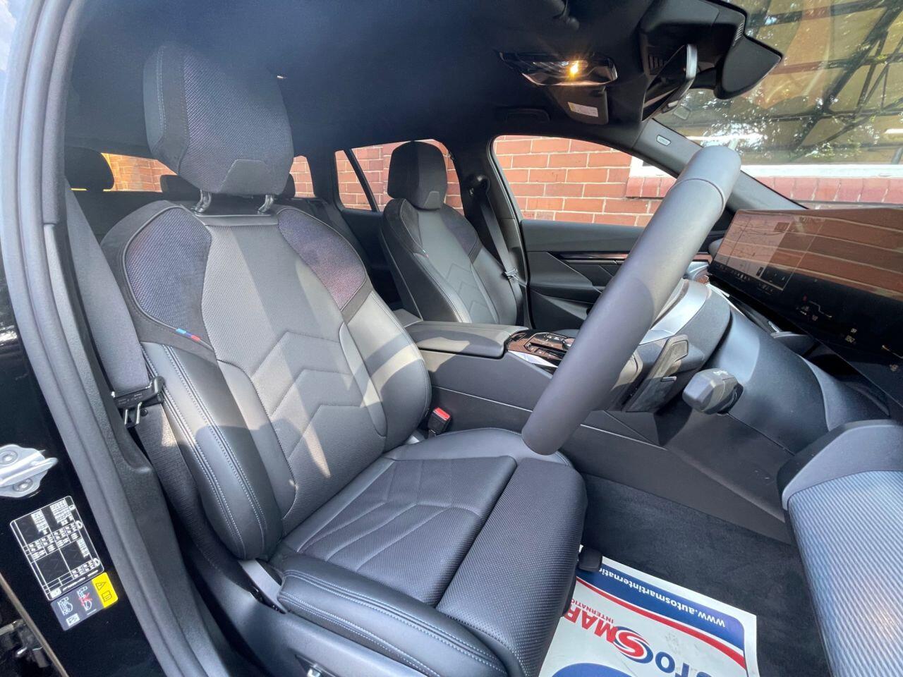 BMW 5 Series view 4