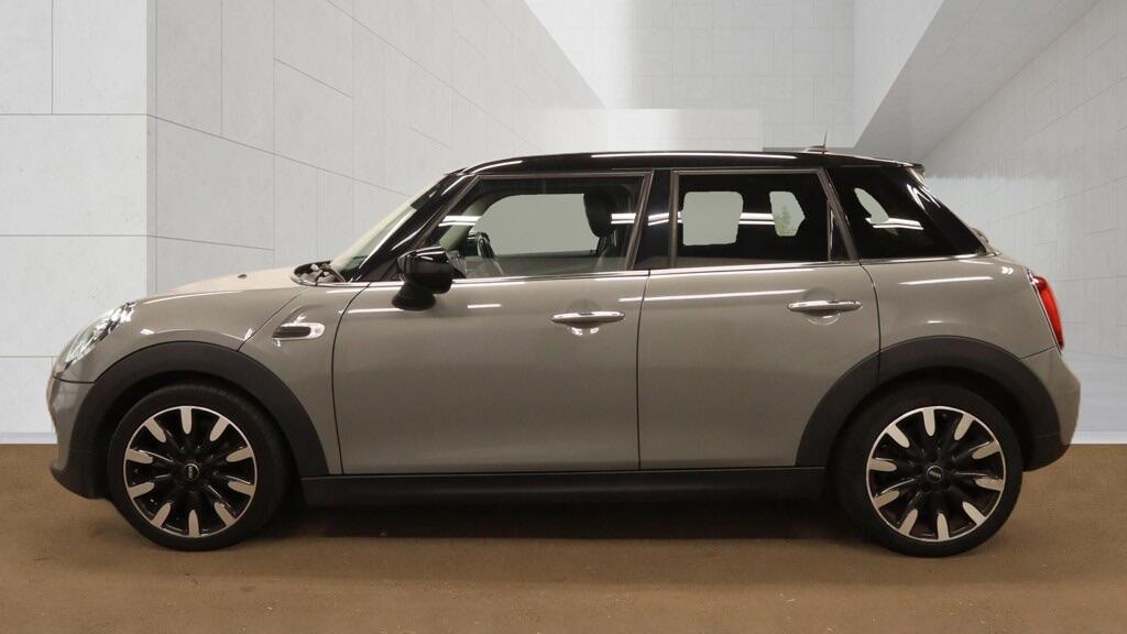 Mini Hatch view 6