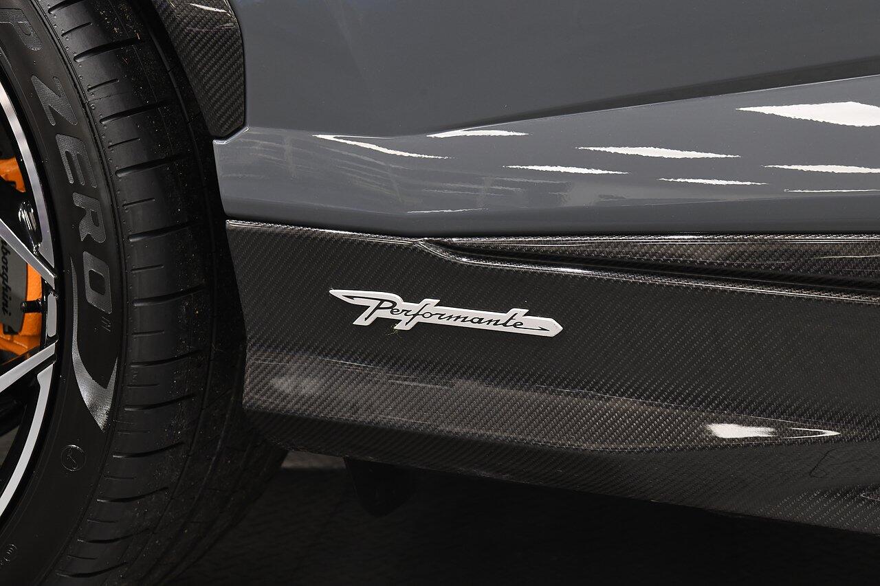 Lamborghini Urus view 55