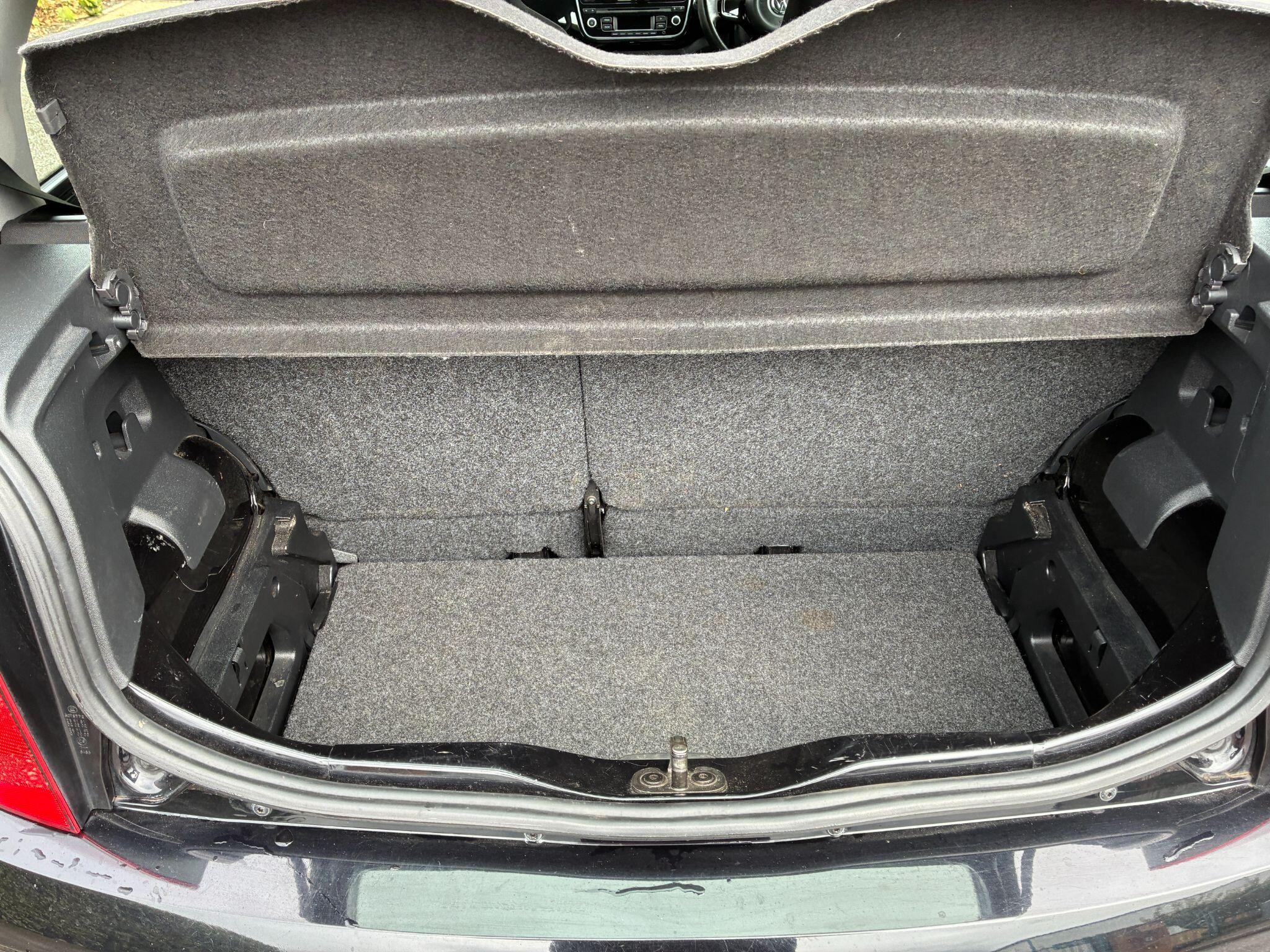 Volkswagen Up! view 18