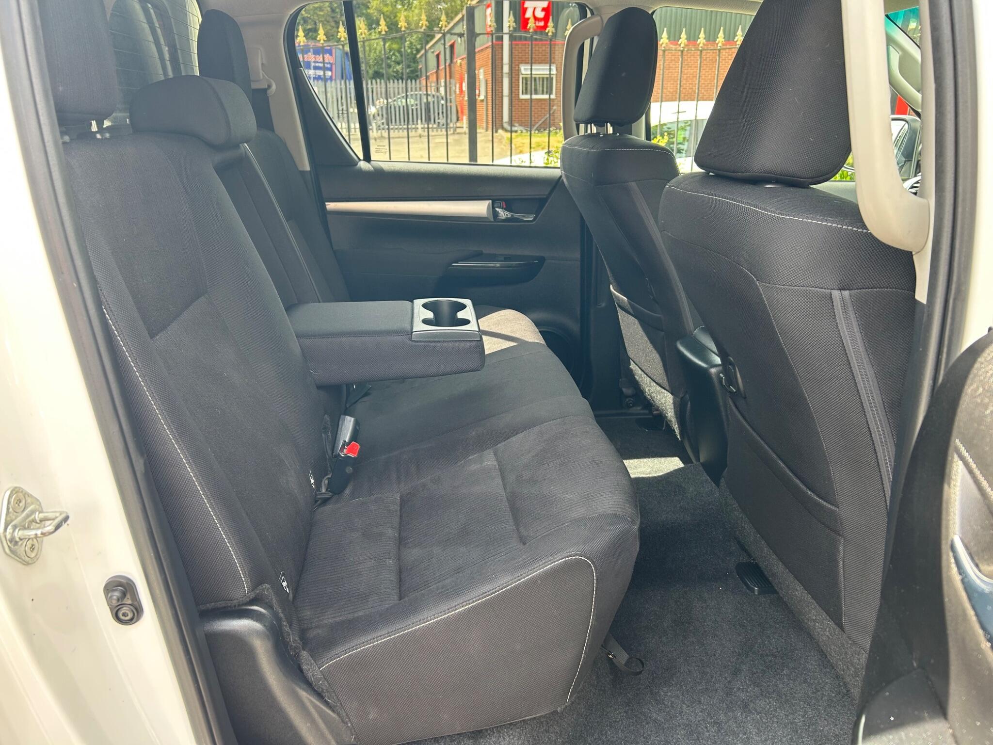 Toyota Hilux view 43