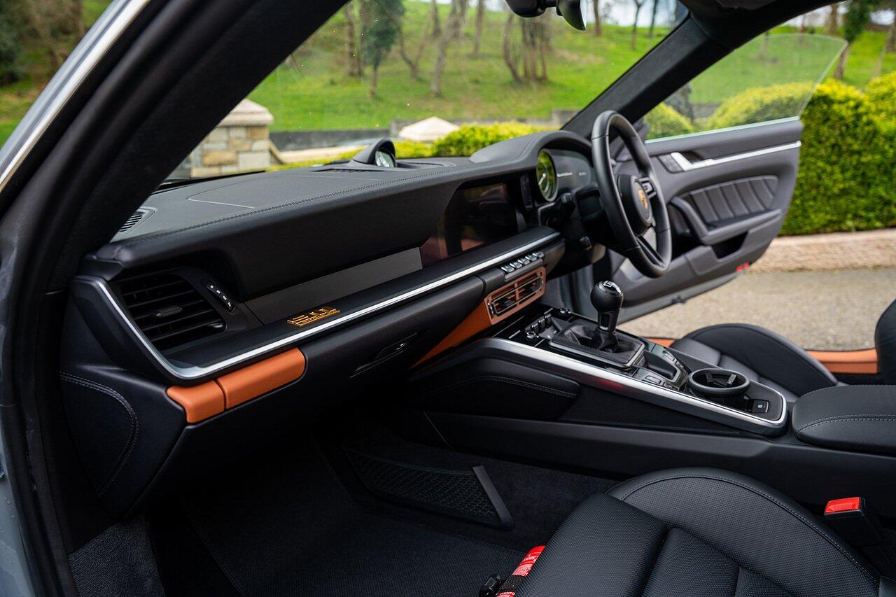 Porsche 911 view 99