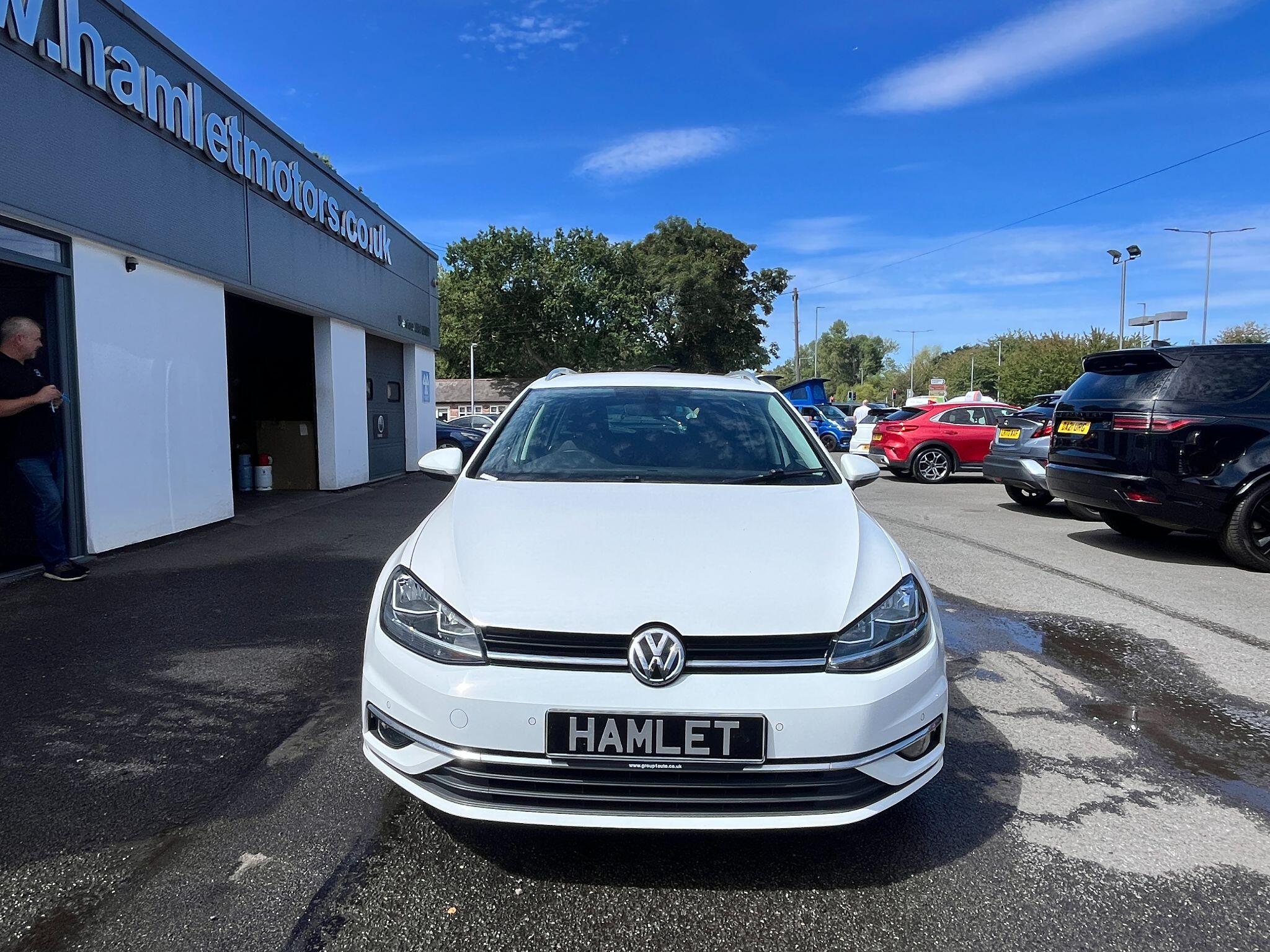 Volkswagen Golf view 8
