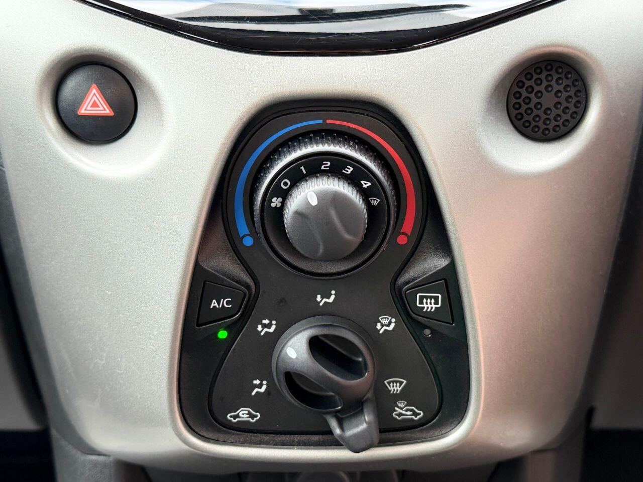 Peugeot 108 view 19