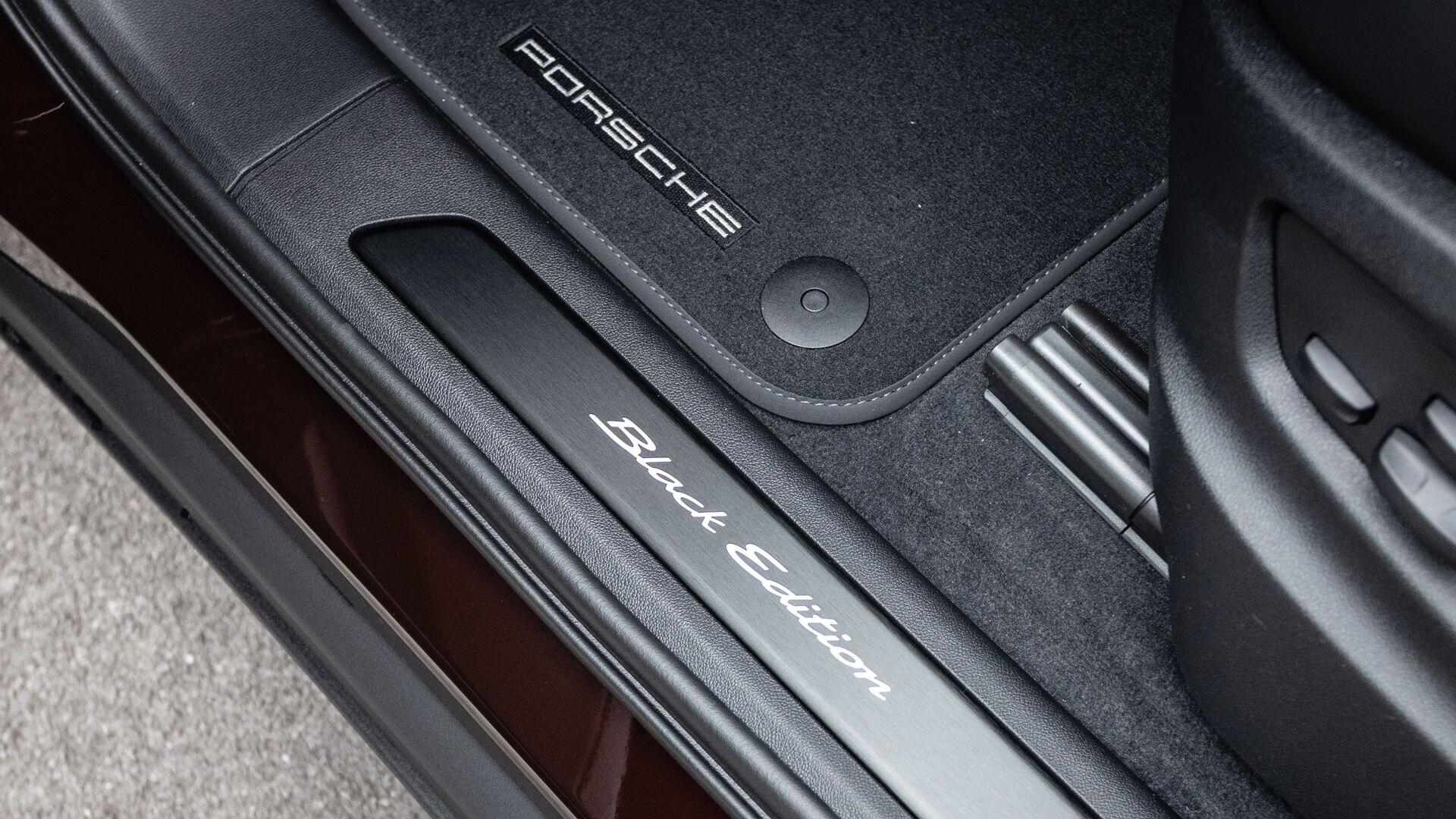 Porsche Cayenne view 38