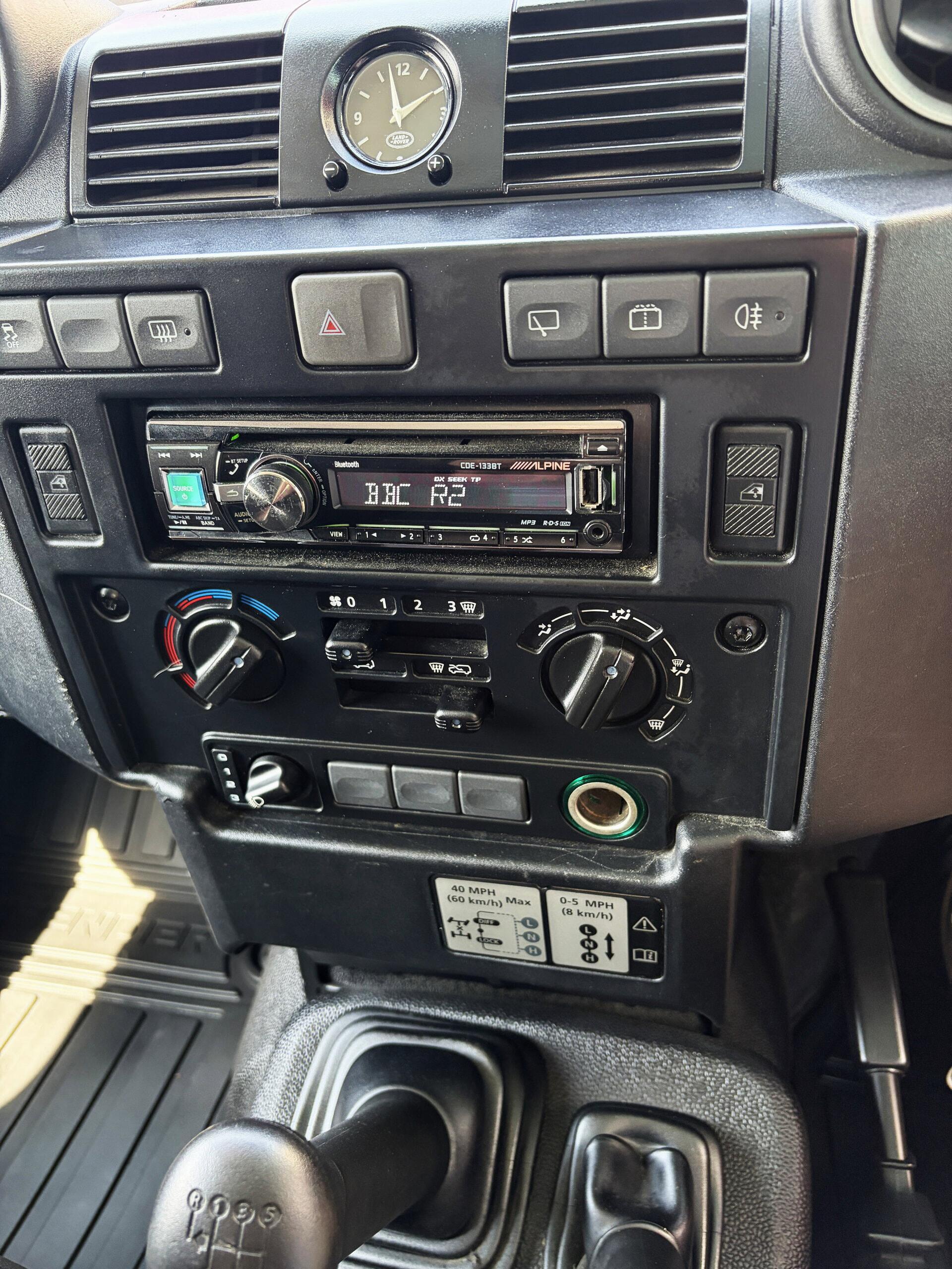 Land Rover Defender view 14