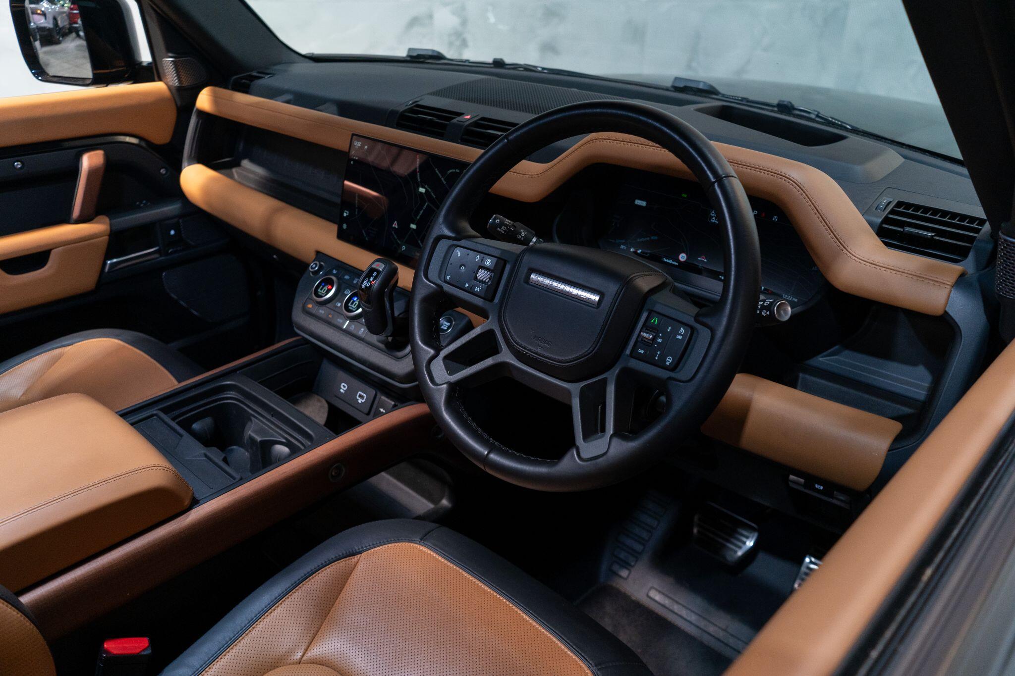 Land Rover Defender view 44