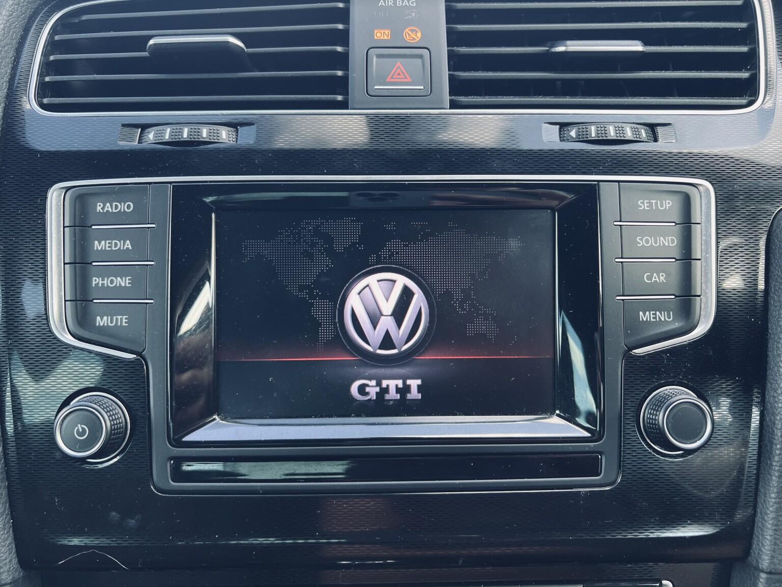 Volkswagen Golf view 20