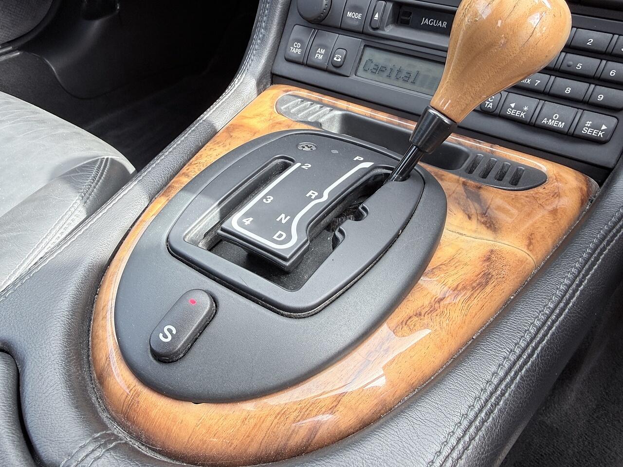 Jaguar XK8 view 19