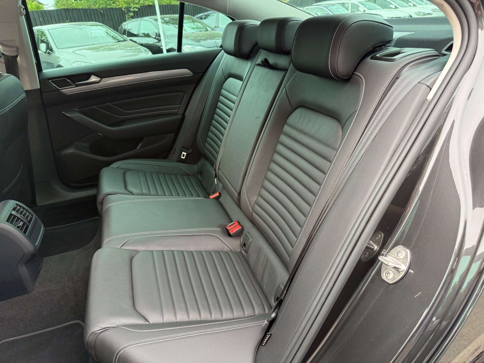 Volkswagen Passat view 17