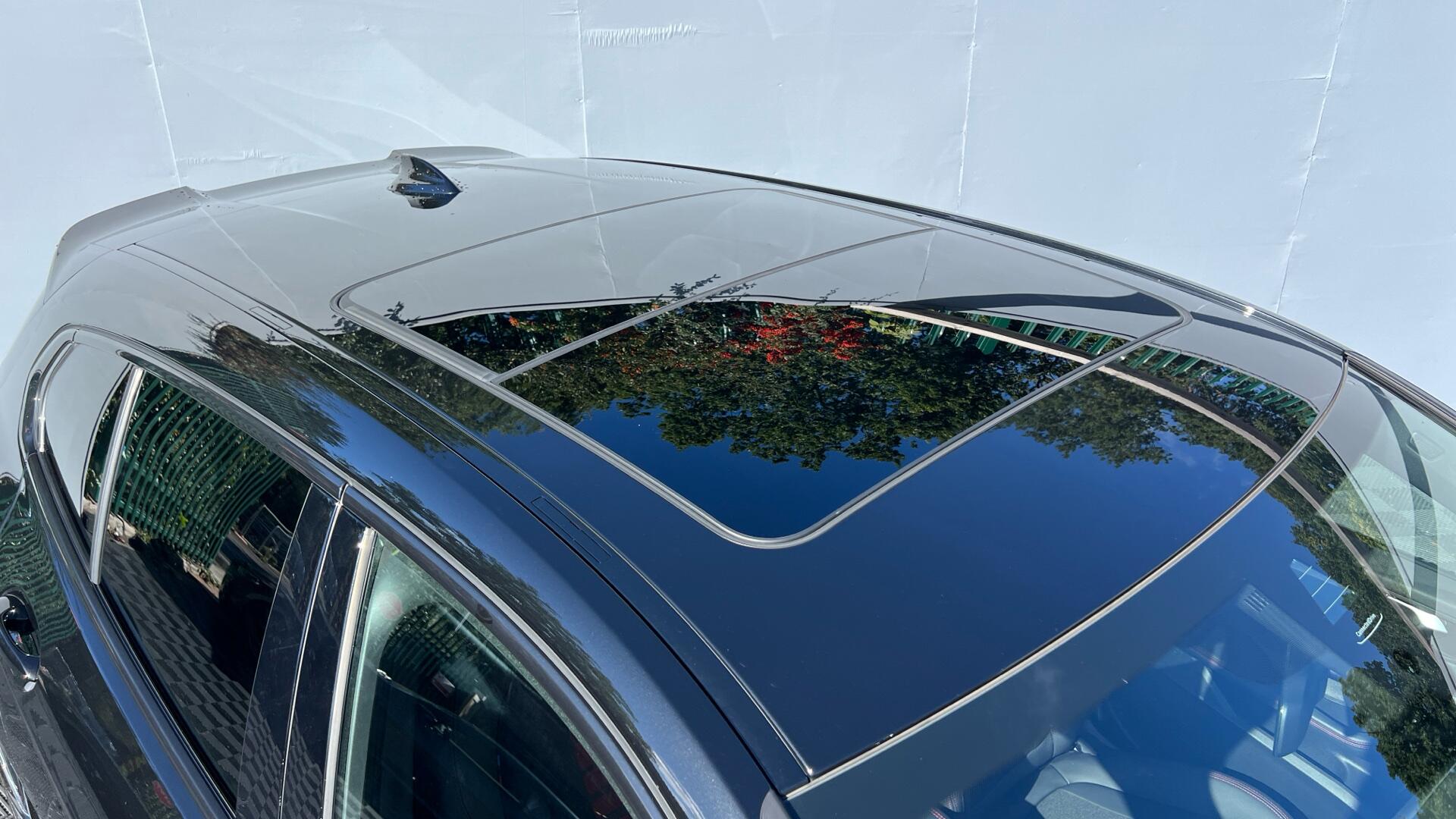 BMW 1 Series view 21